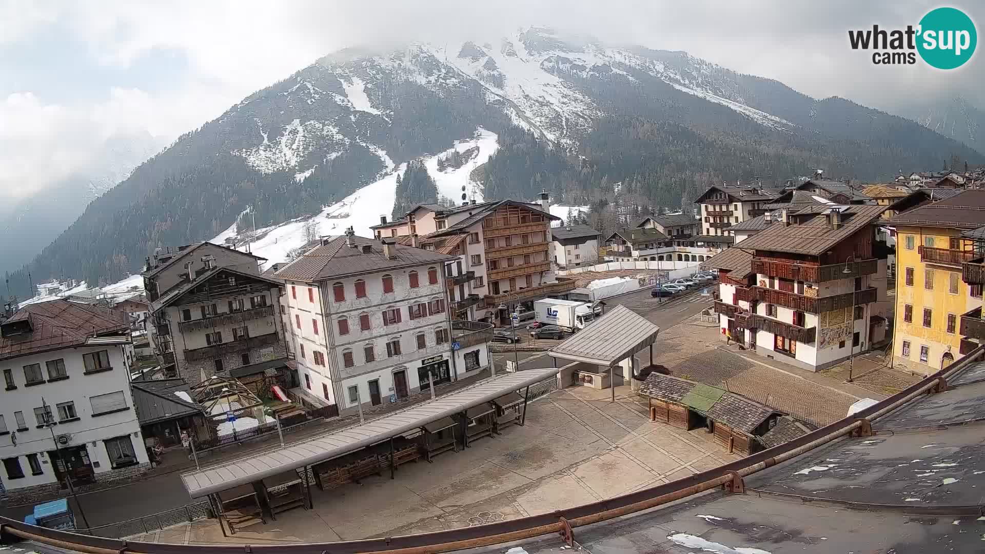 Plaza principal de Forni di Sopra