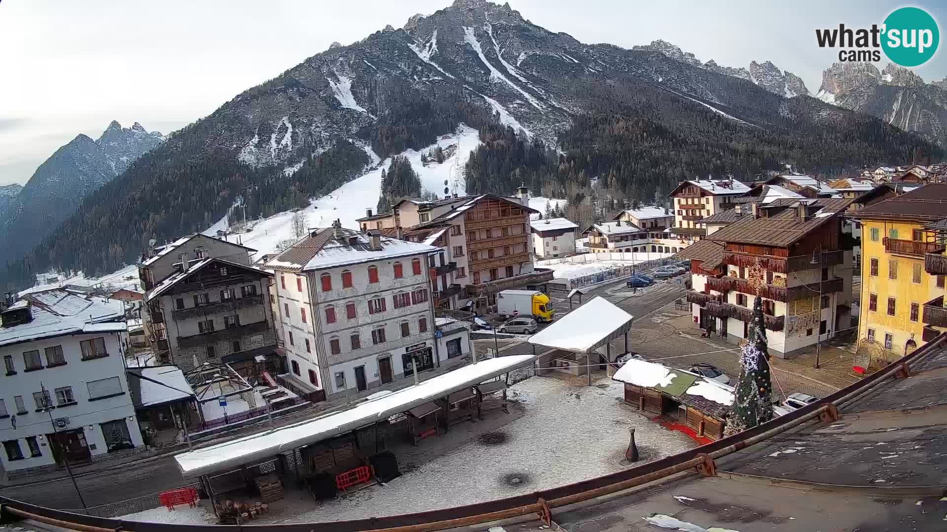 Hauptplatz von Forni di Sopra