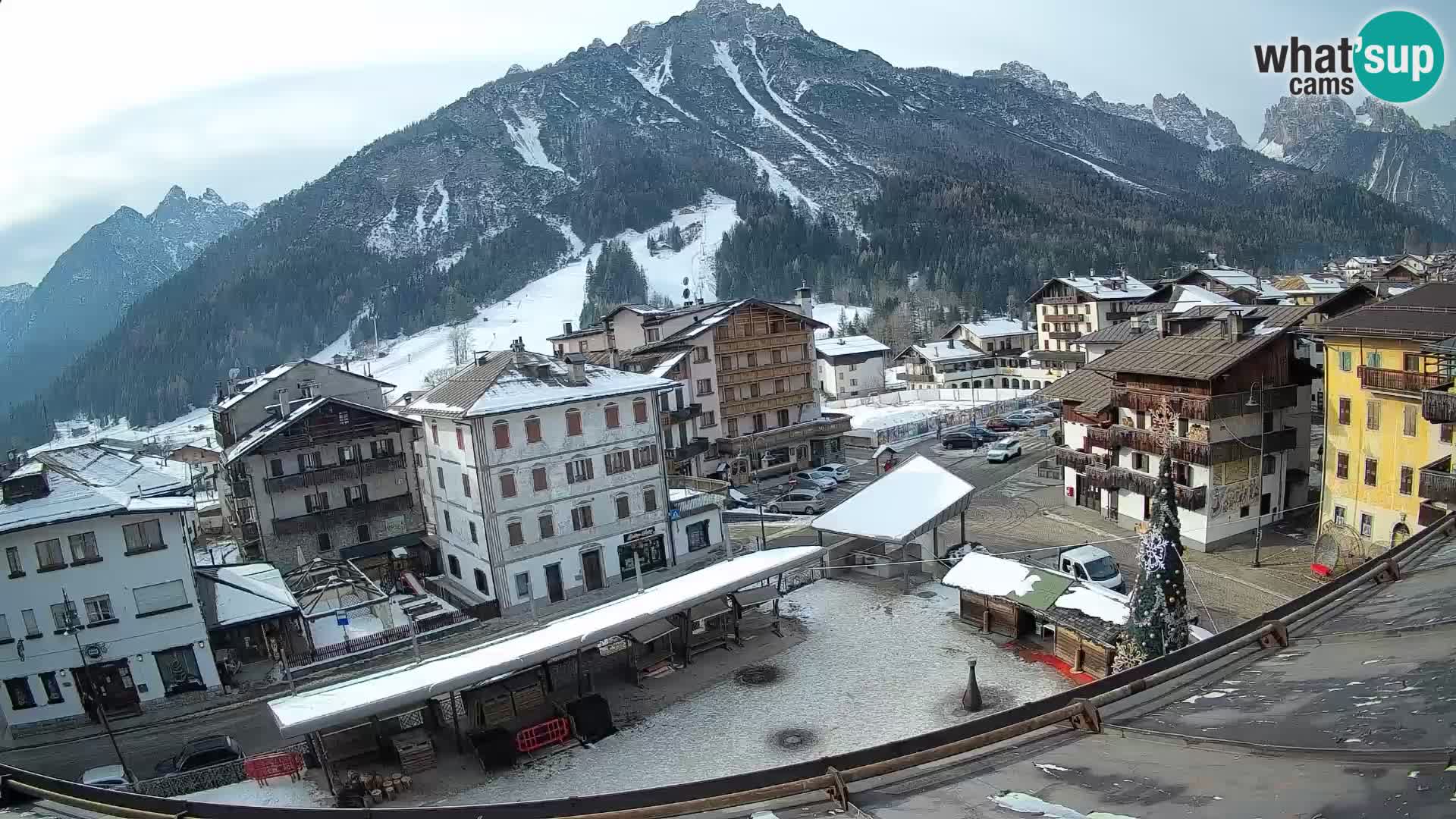 Piazza centrale di Forni di Sopra