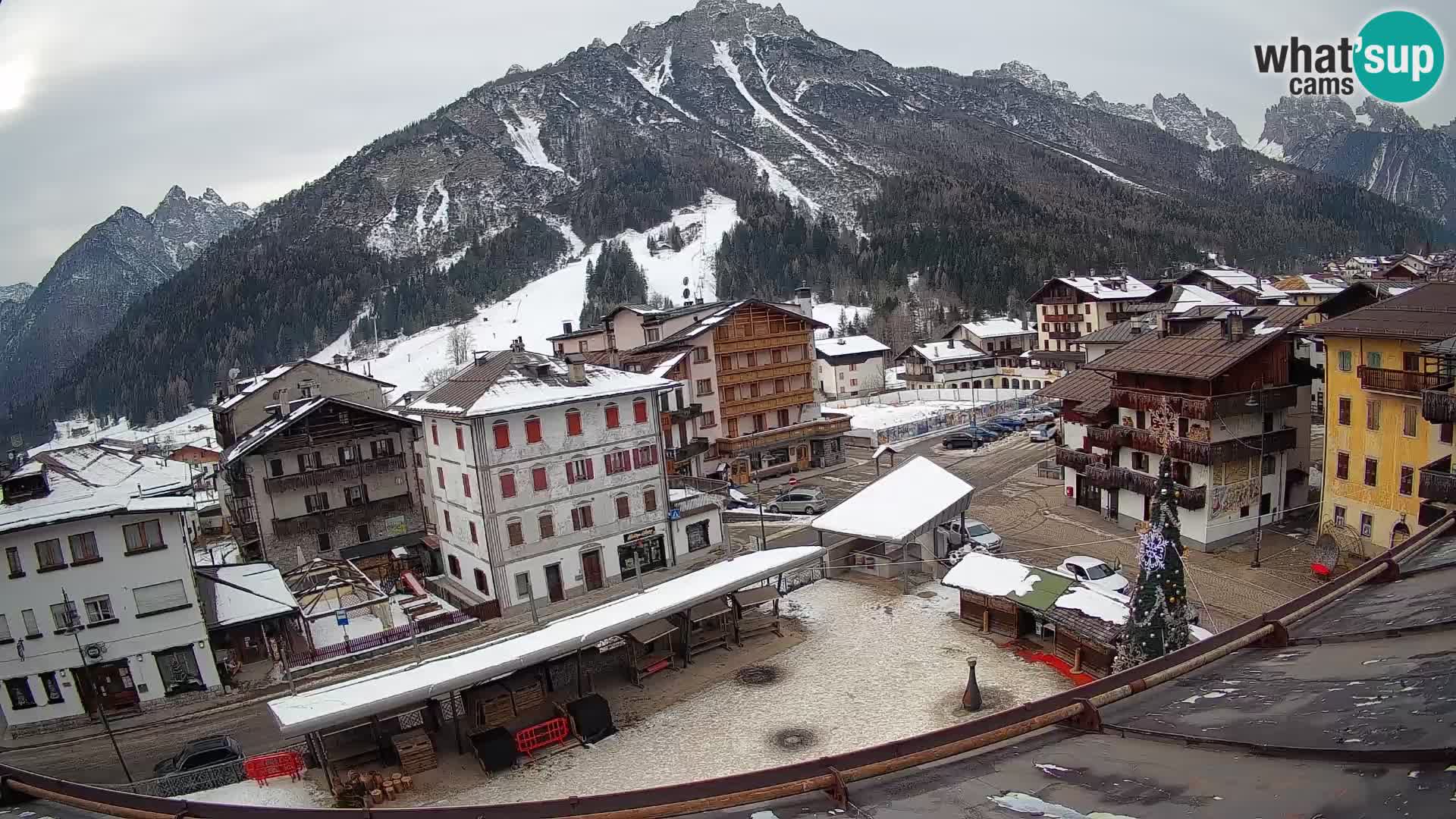 Plaza principal de Forni di Sopra