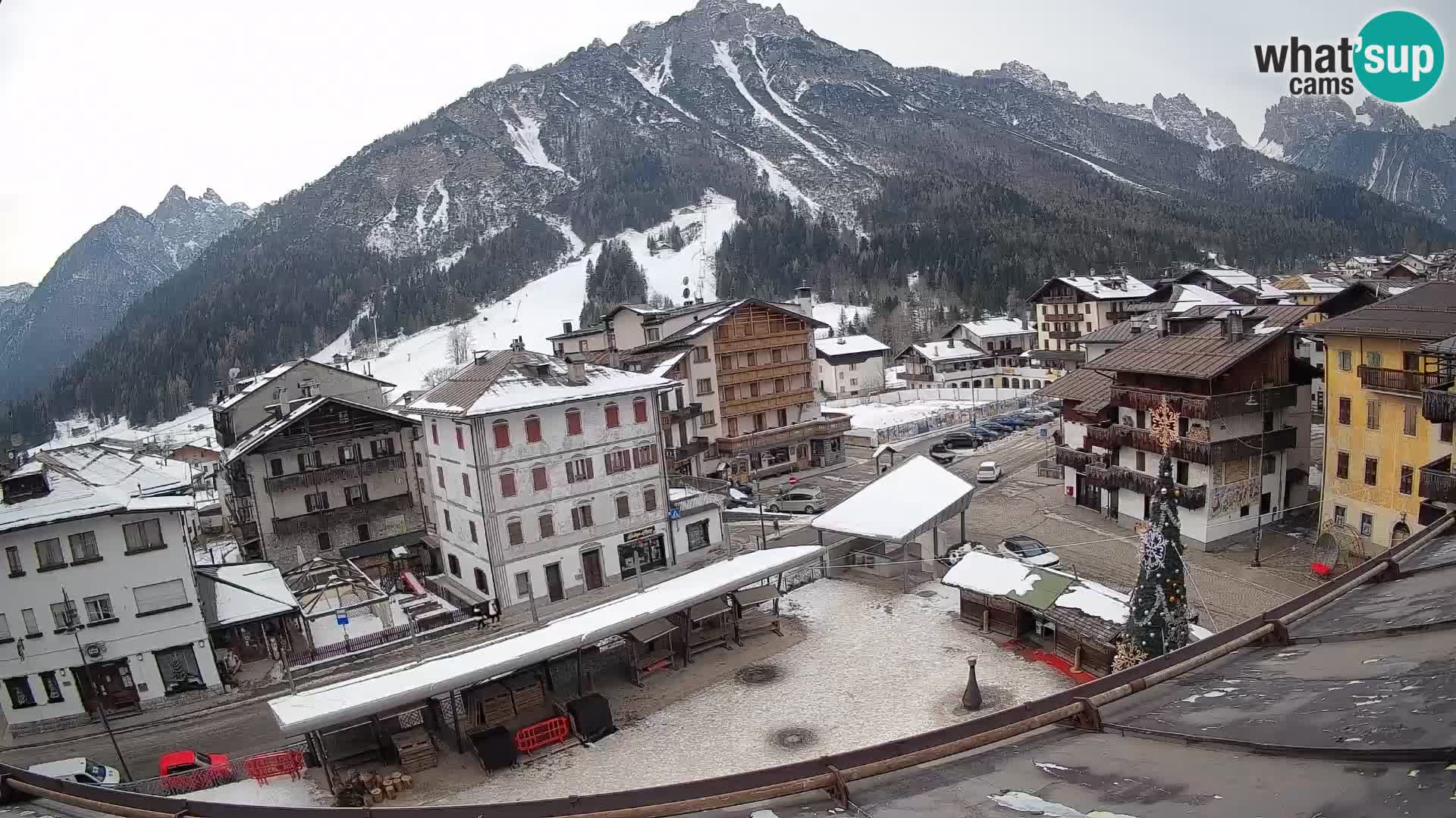 Plaza principal de Forni di Sopra