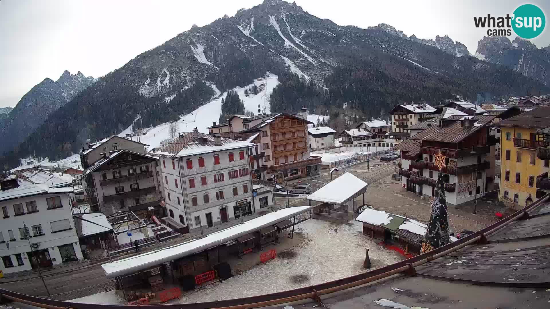 Plaza principal de Forni di Sopra