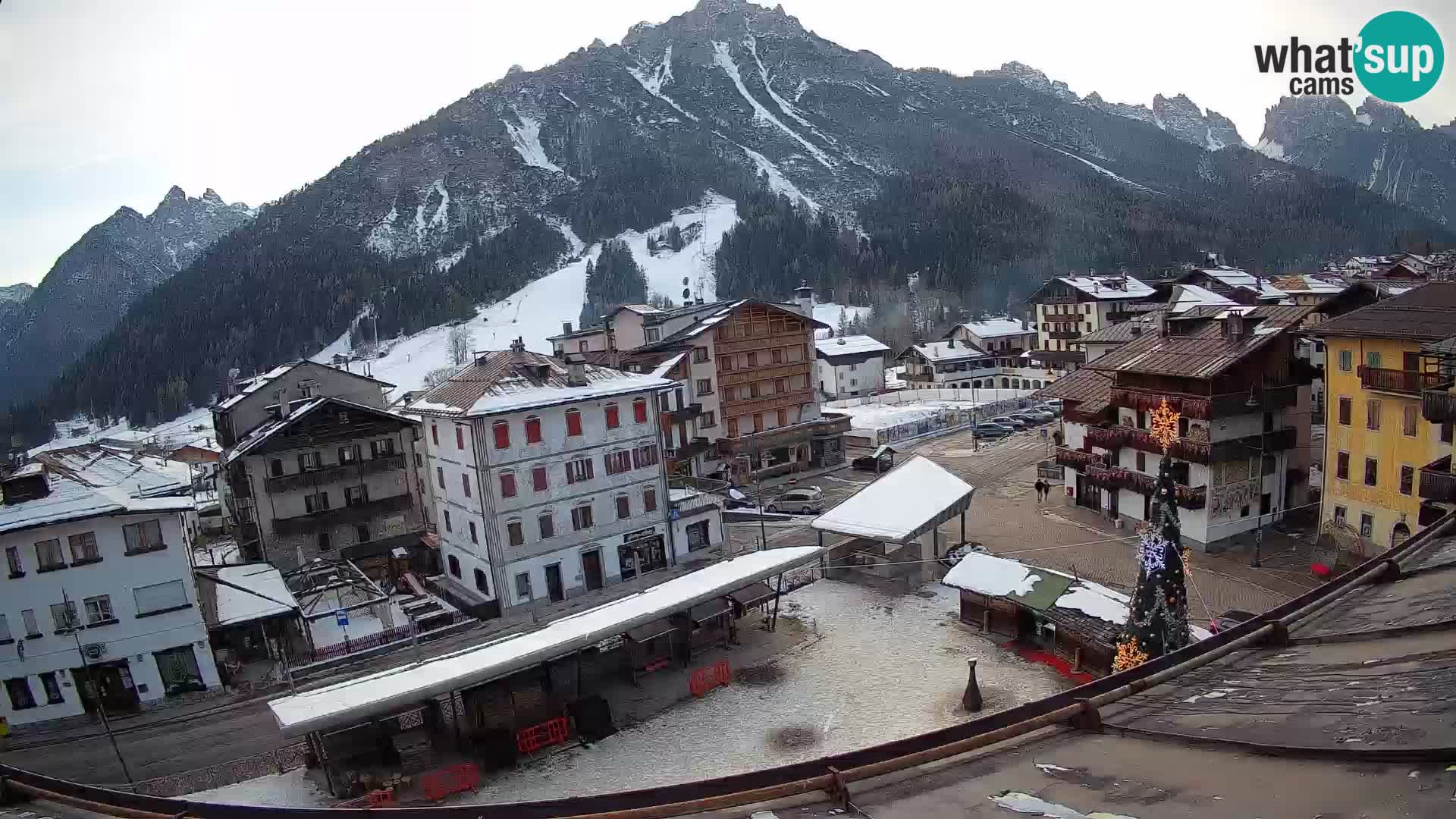 Plaza principal de Forni di Sopra