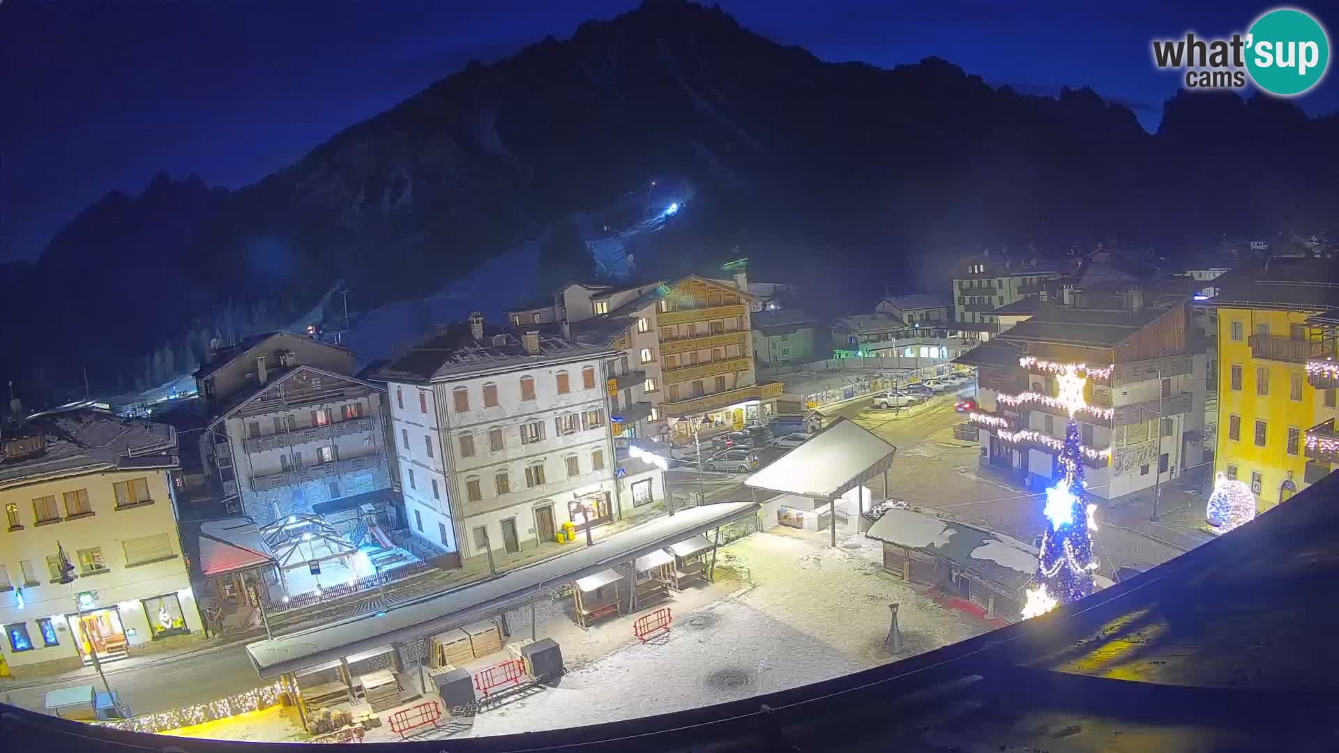 Piazza centrale di Forni di Sopra