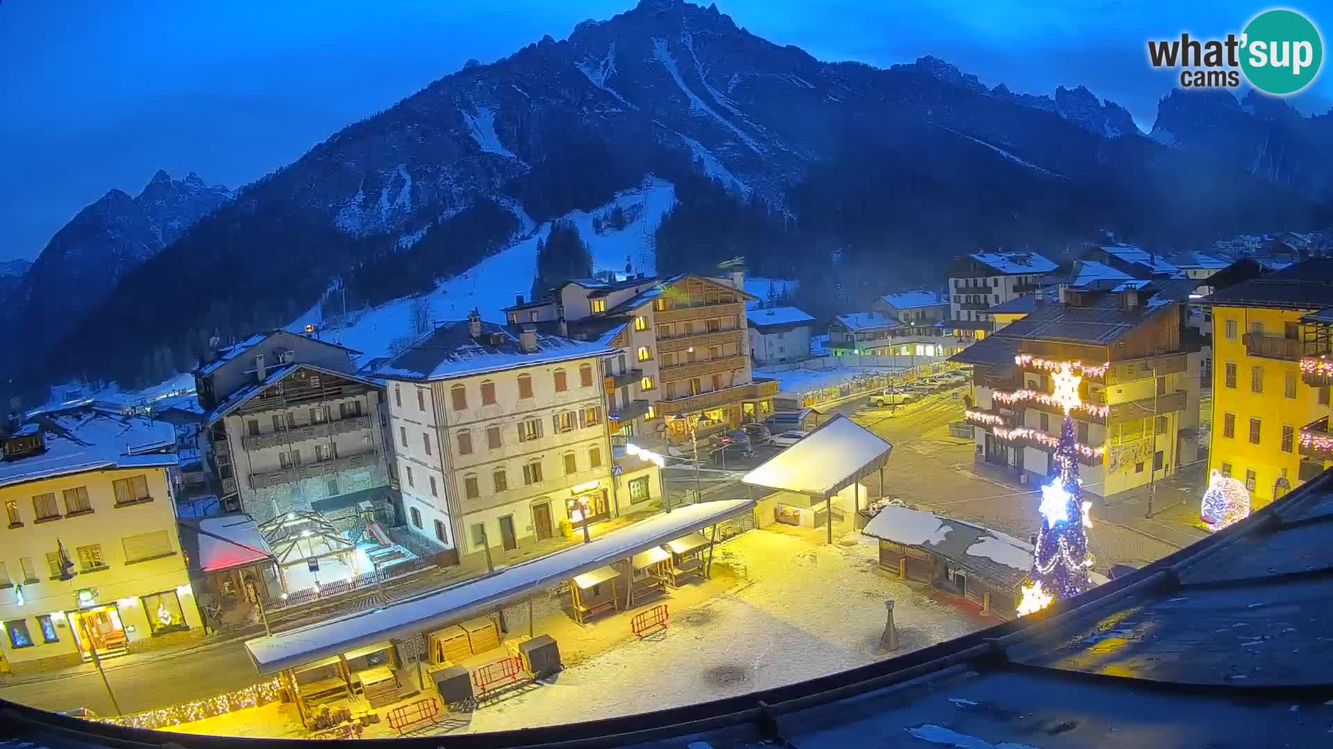 Plaza principal de Forni di Sopra