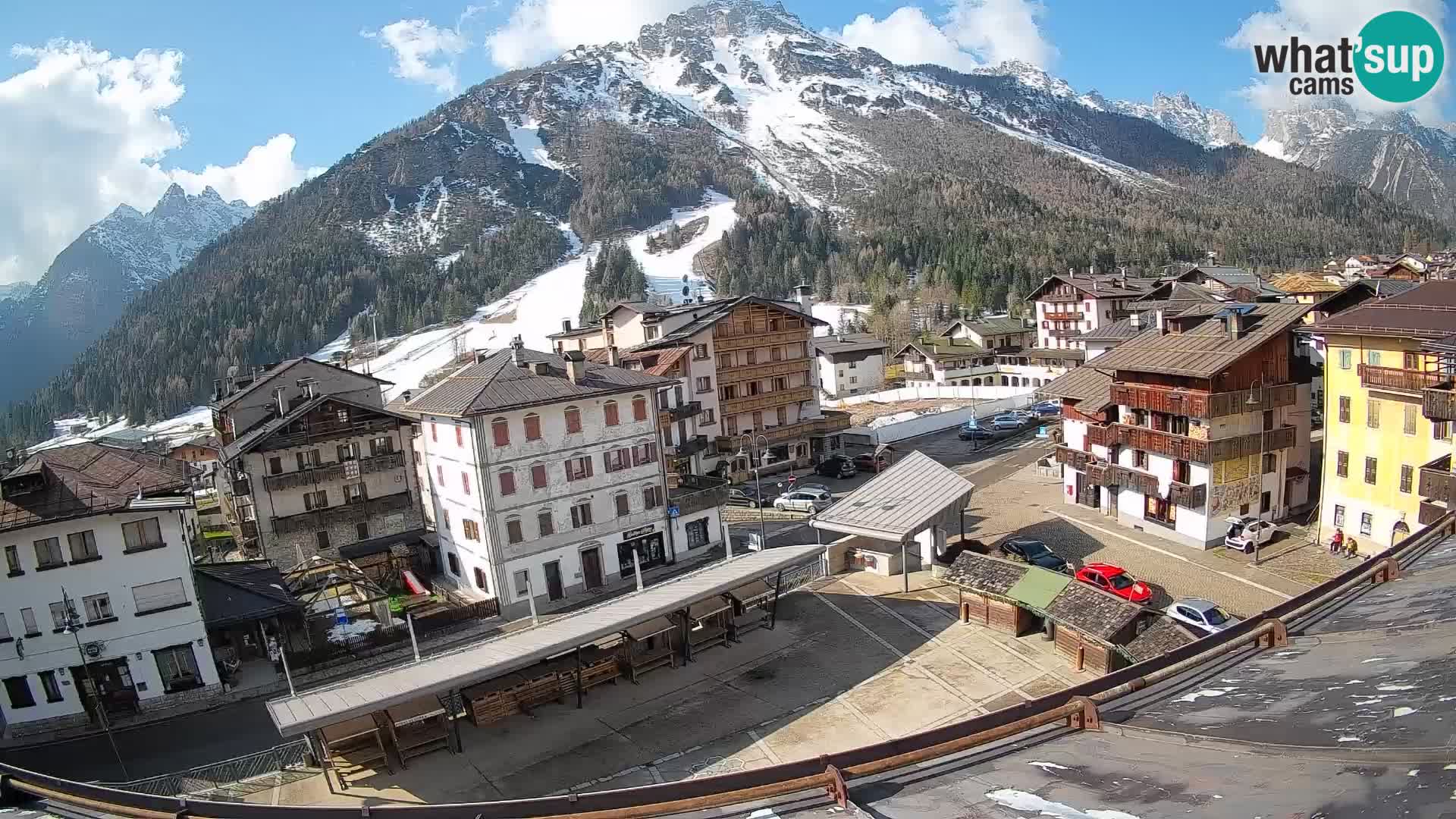 Plaza principal de Forni di Sopra