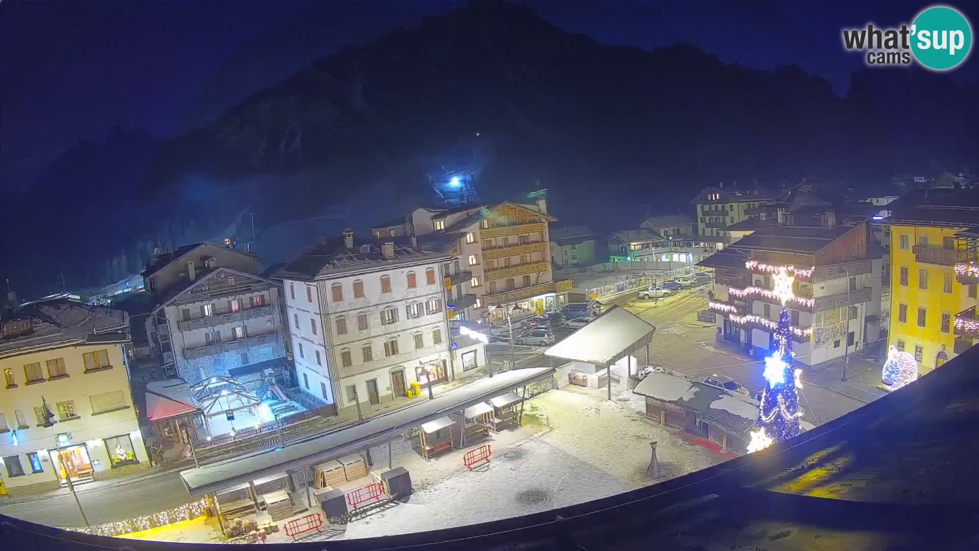 Plaza principal de Forni di Sopra