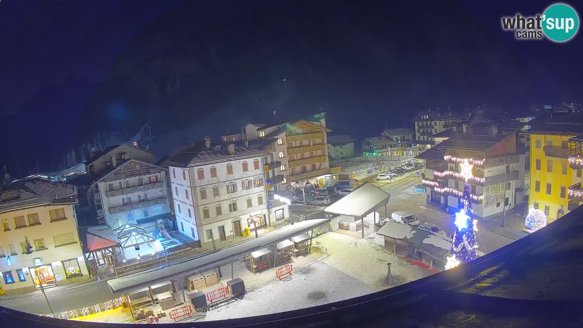 Plaza principal de Forni di Sopra