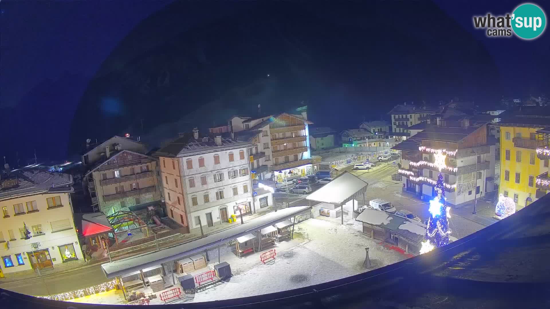 Plaza principal de Forni di Sopra