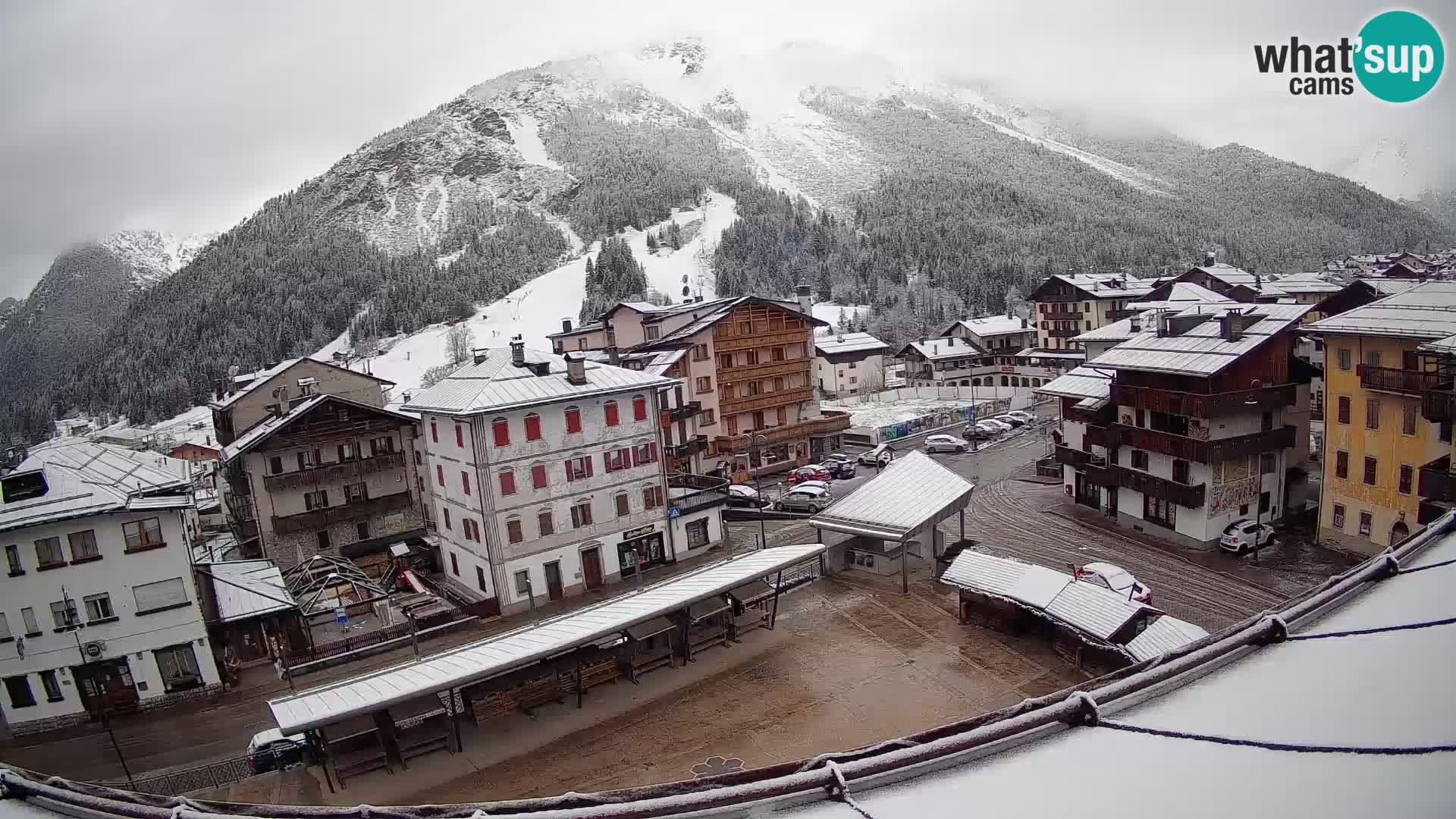 Piazza centrale di Forni di Sopra