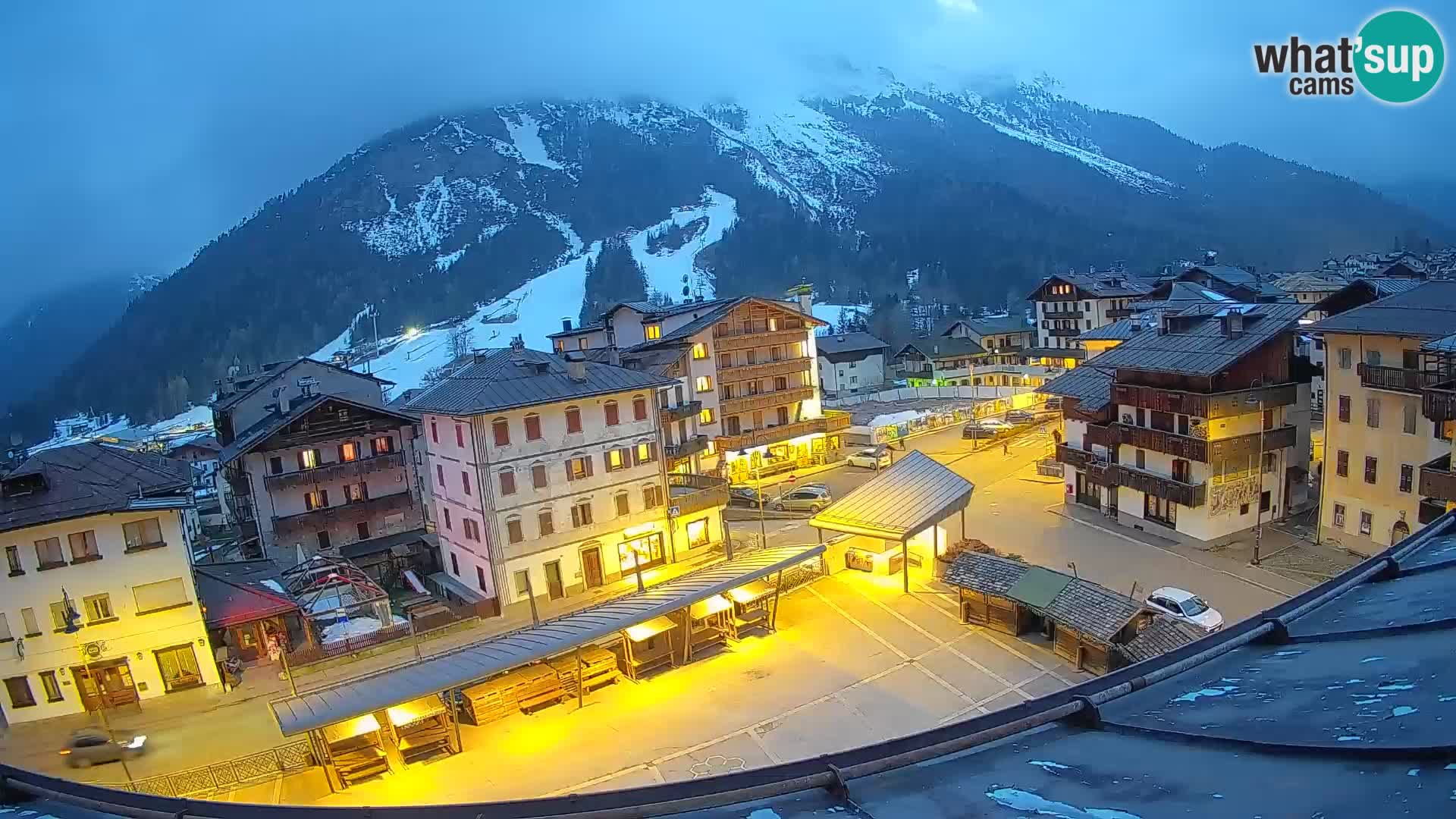 Plaza principal de Forni di Sopra