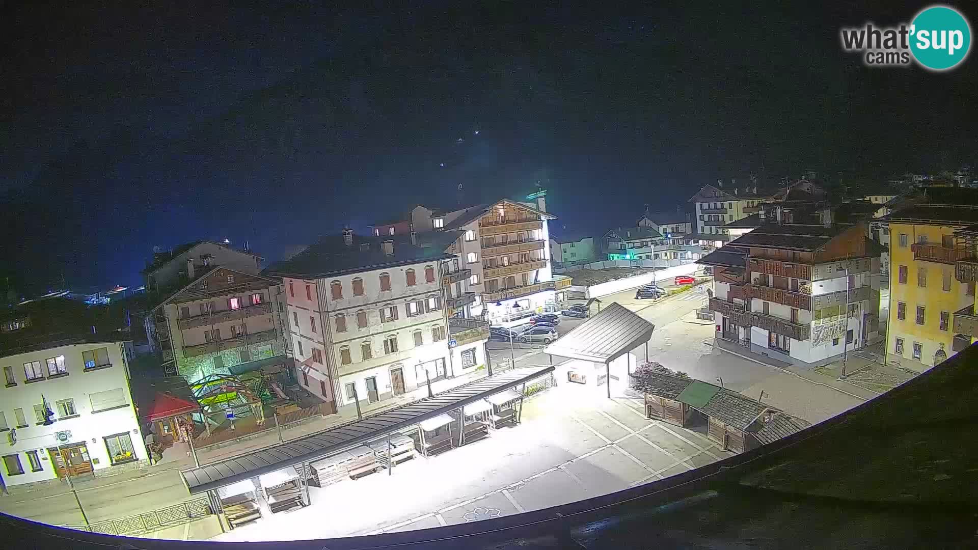 Piazza centrale di Forni di Sopra