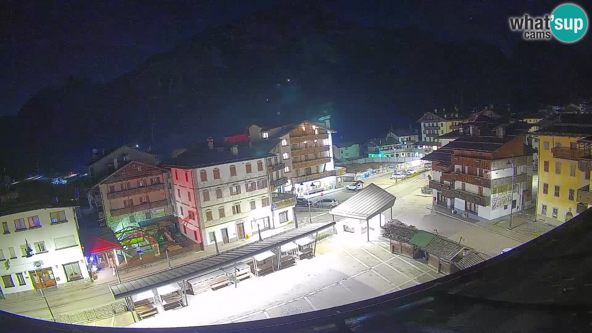 Hauptplatz von Forni di Sopra