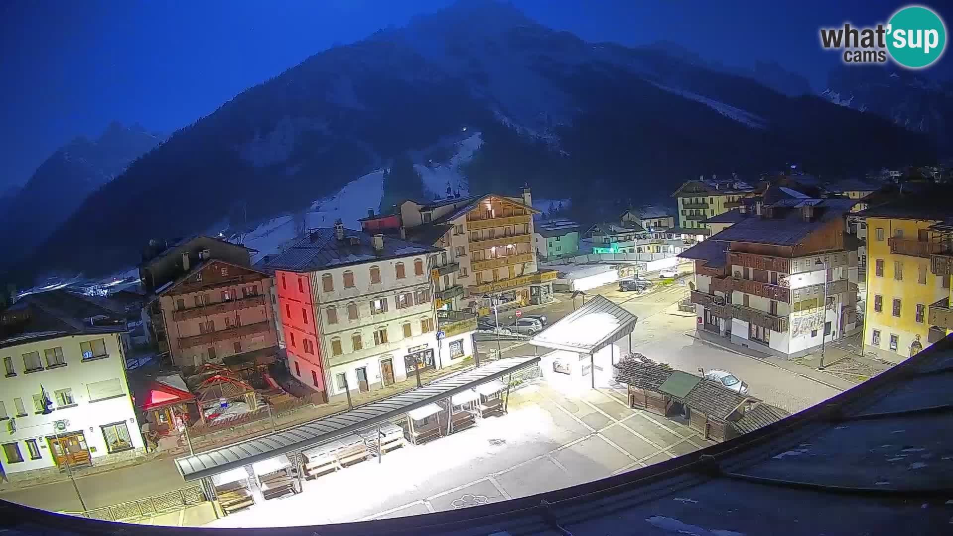 Piazza centrale di Forni di Sopra