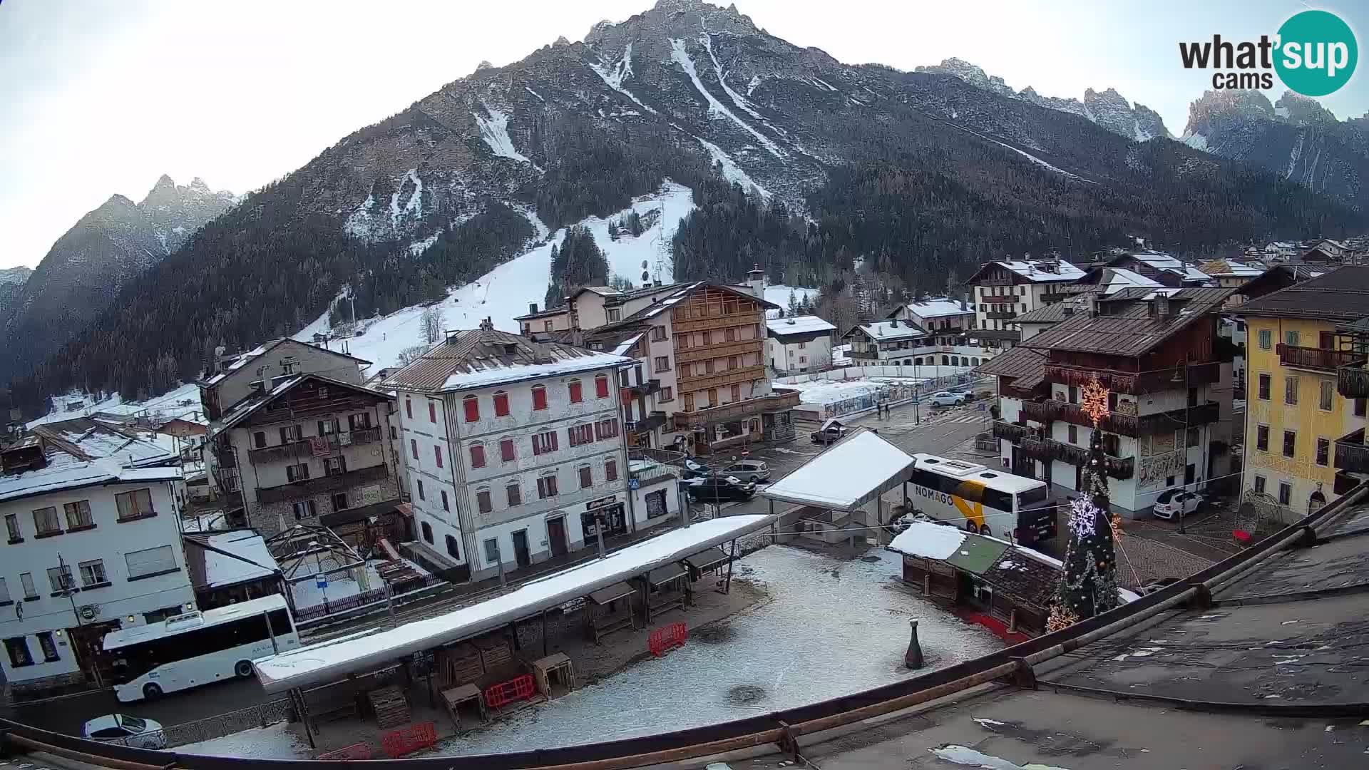 Piazza centrale di Forni di Sopra