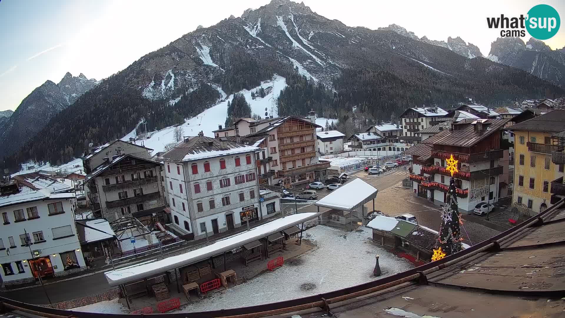 Piazza centrale di Forni di Sopra