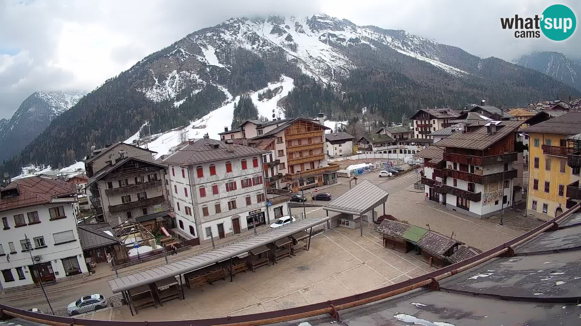 Plaza principal de Forni di Sopra