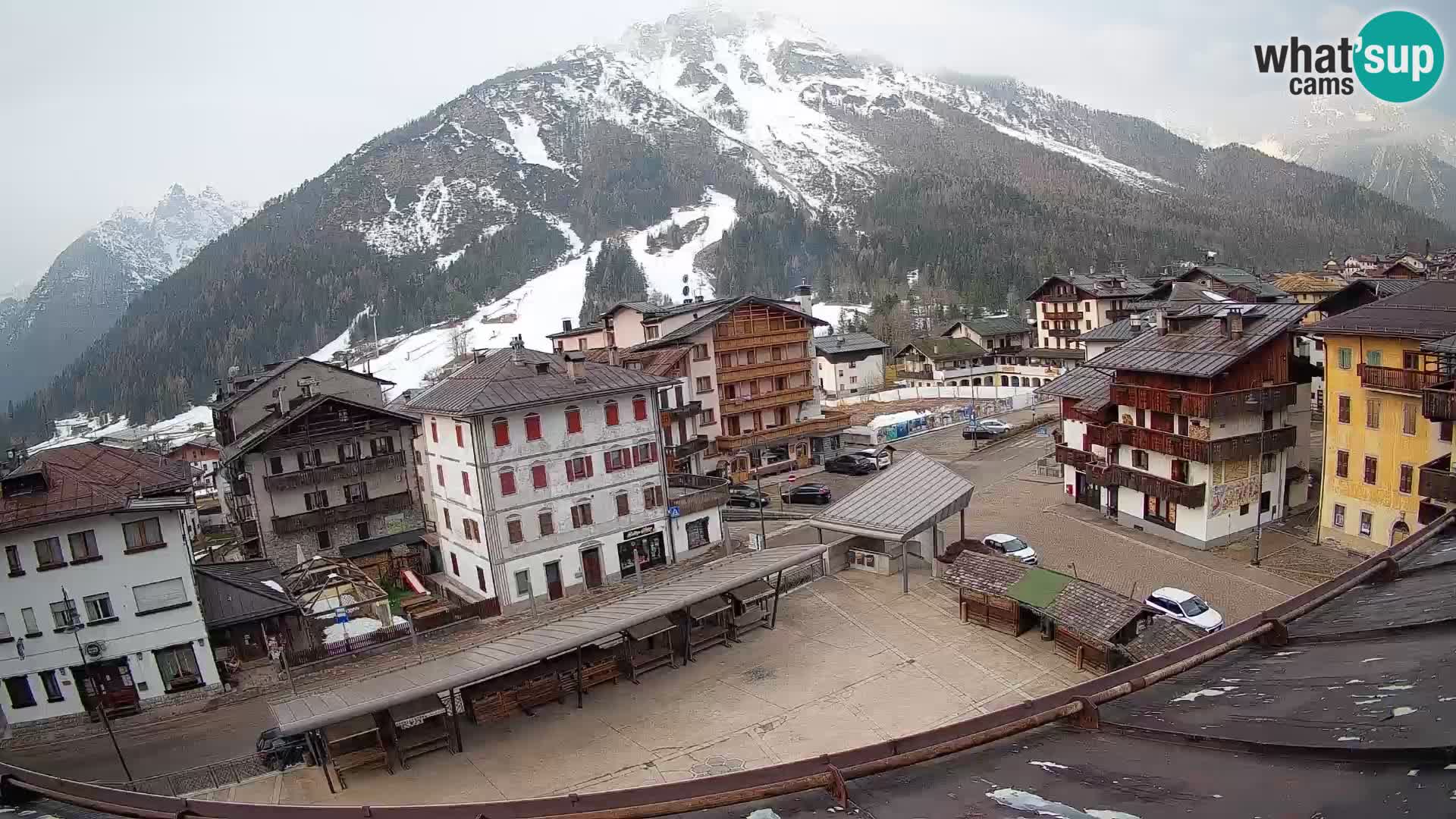 Plaza principal de Forni di Sopra