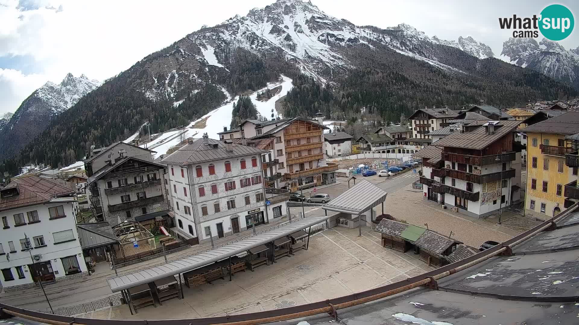 Plaza principal de Forni di Sopra