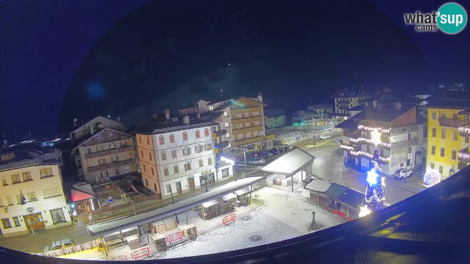 Plaza principal de Forni di Sopra