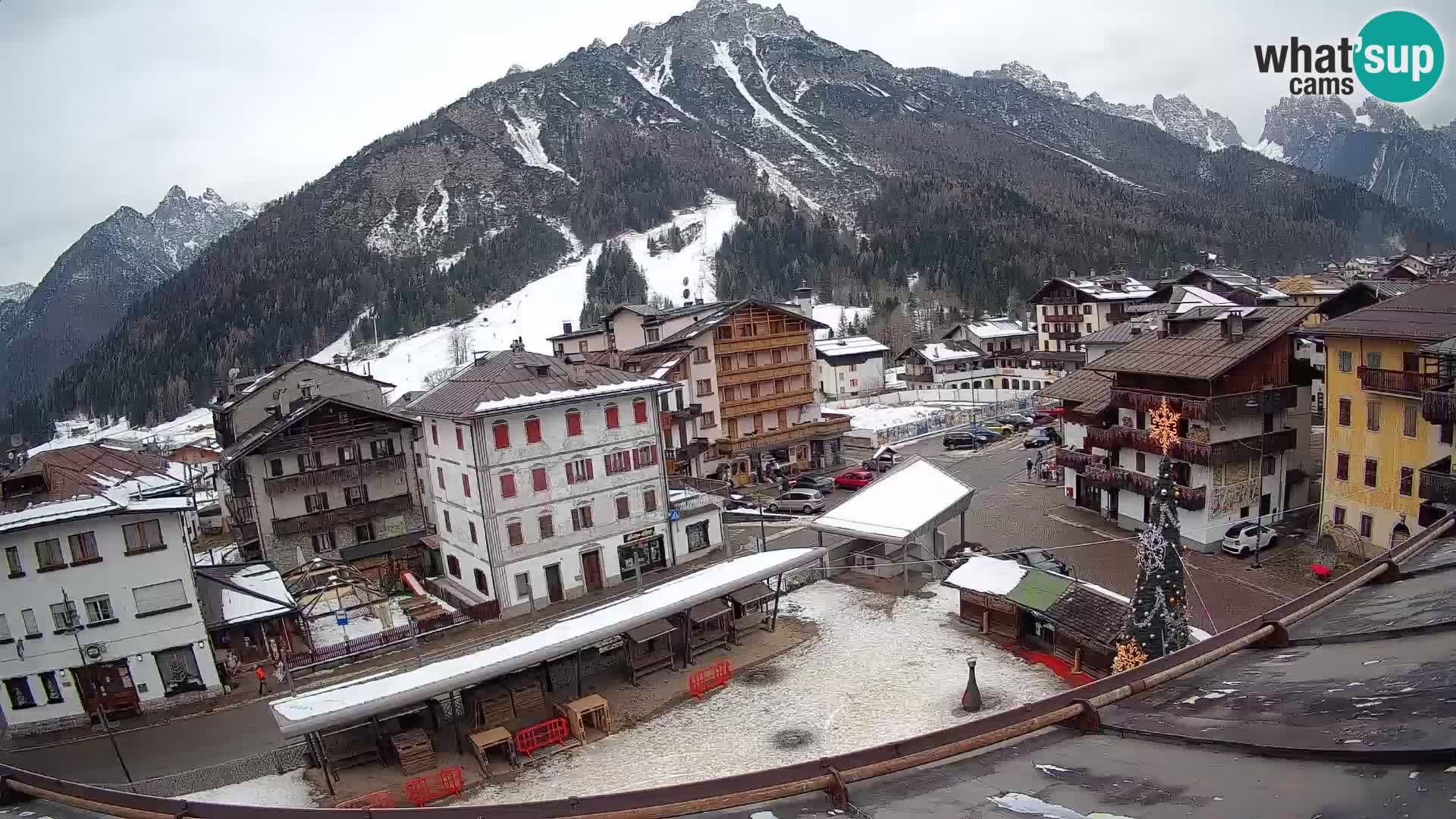 Plaza principal de Forni di Sopra