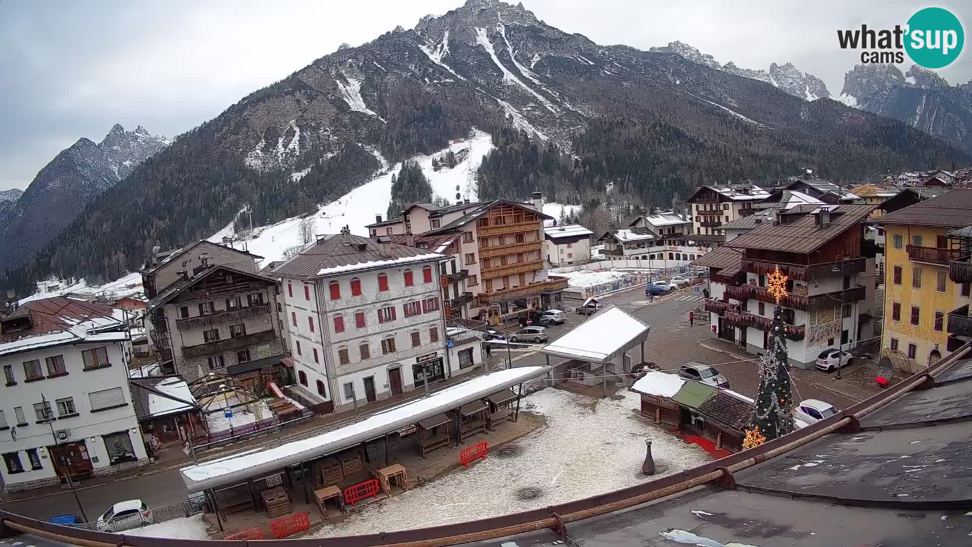 Plaza principal de Forni di Sopra