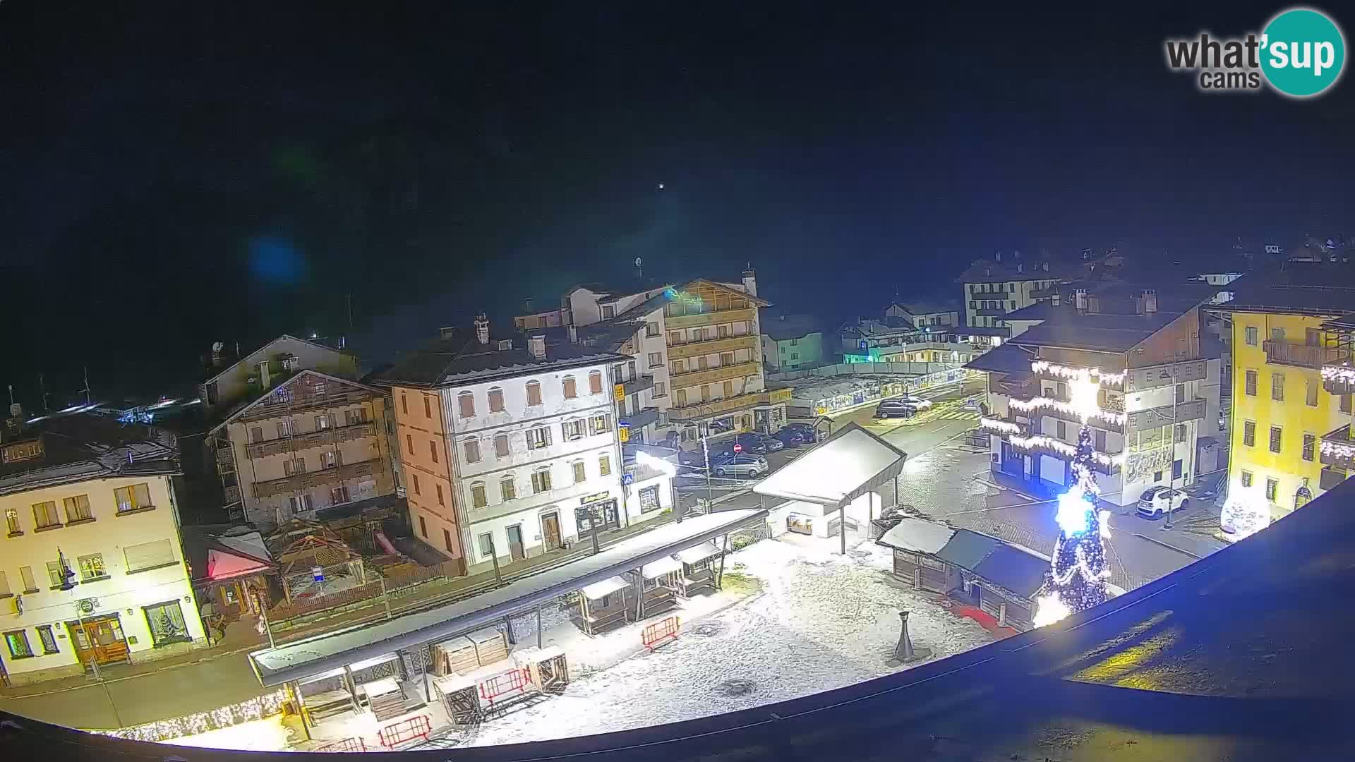 Plaza principal de Forni di Sopra