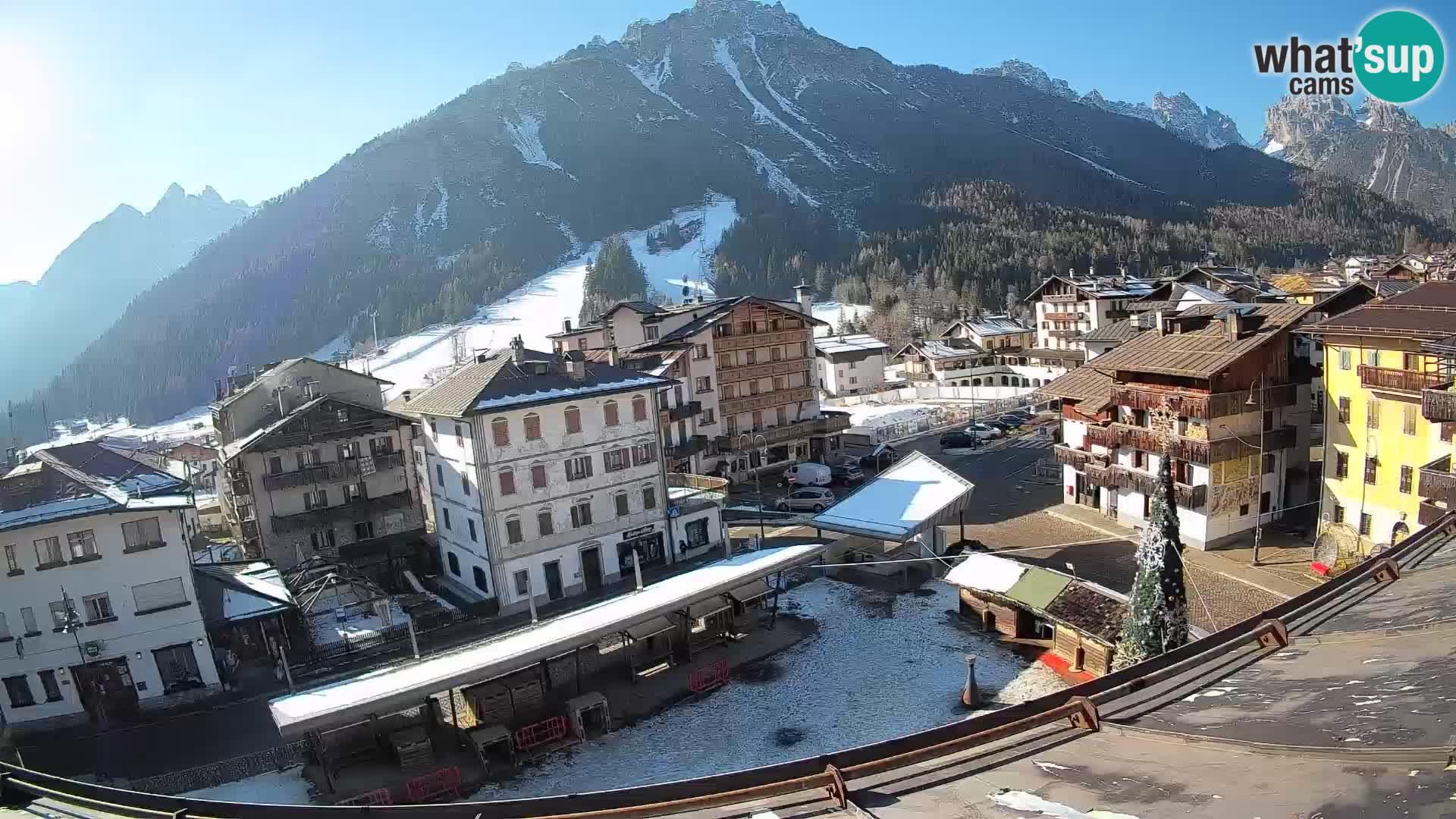 Piazza centrale di Forni di Sopra
