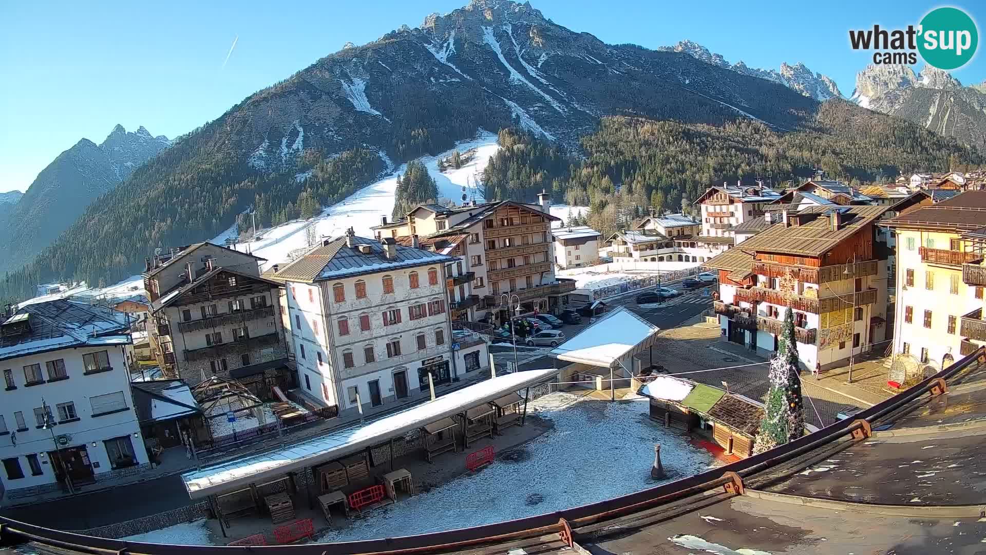 Piazza centrale di Forni di Sopra