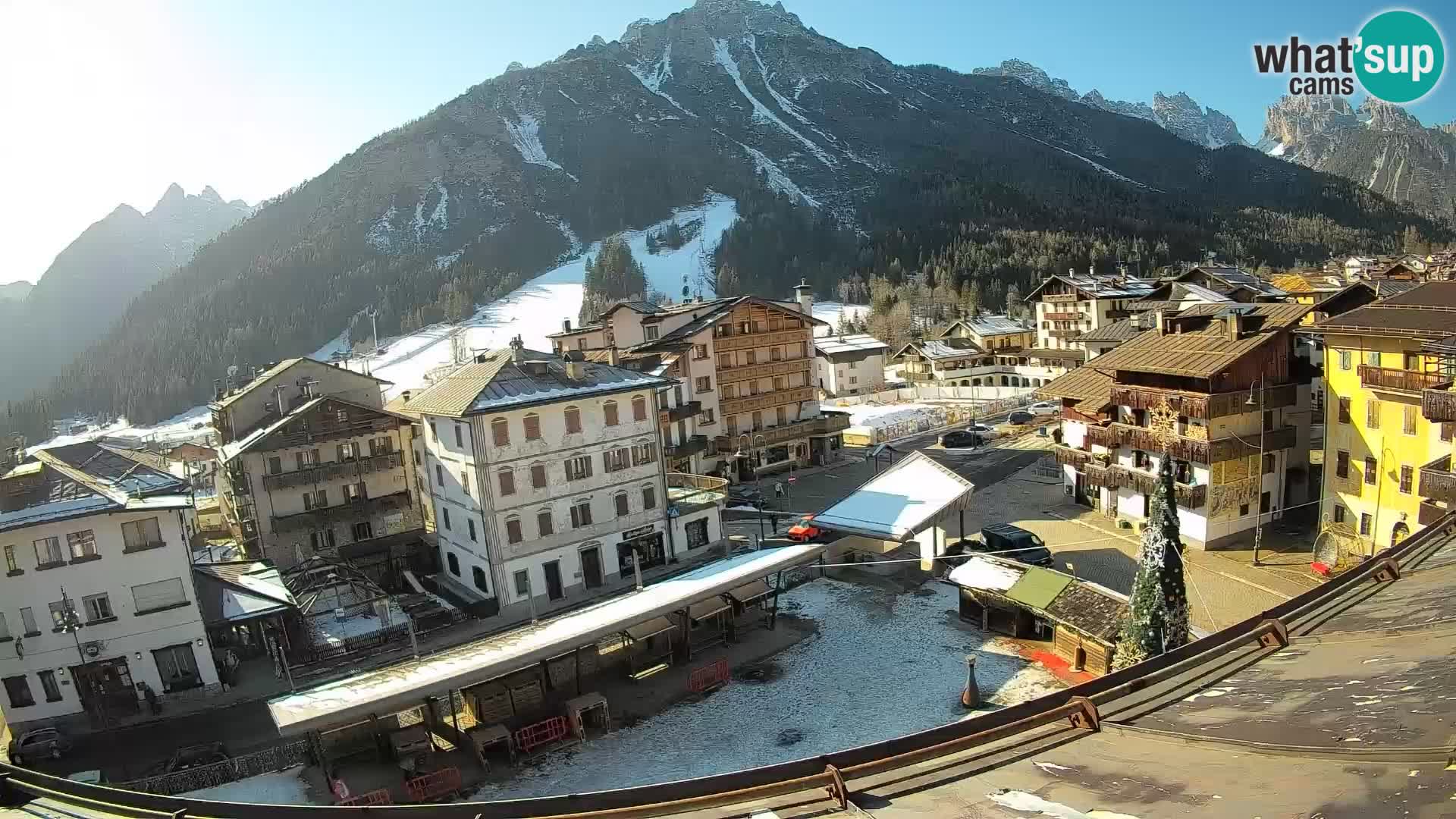 Piazza centrale di Forni di Sopra