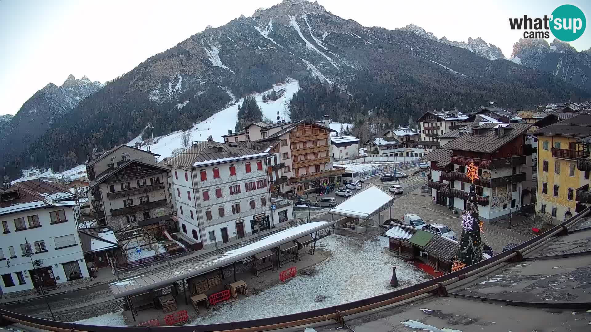 Piazza centrale di Forni di Sopra