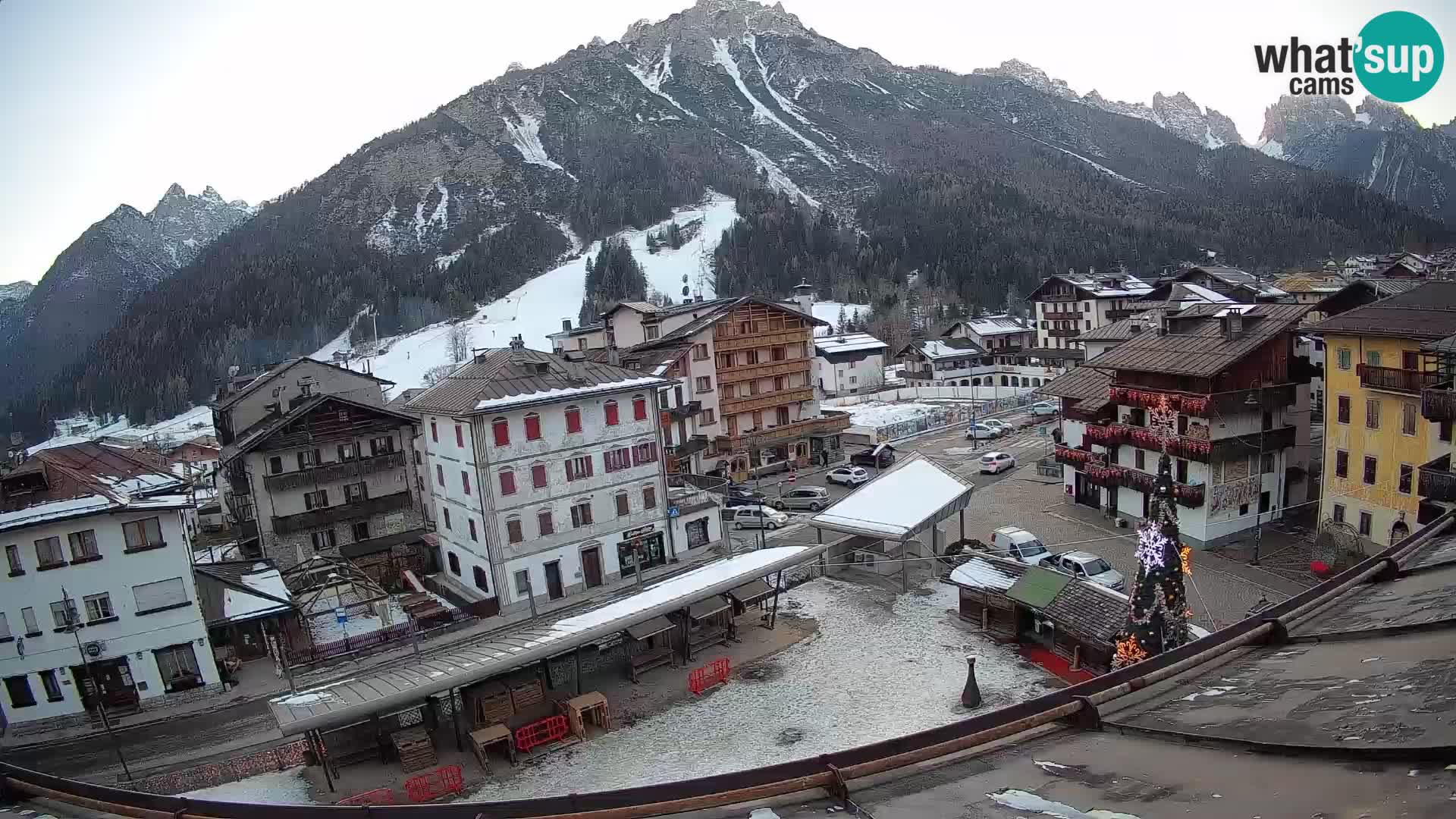Piazza centrale di Forni di Sopra