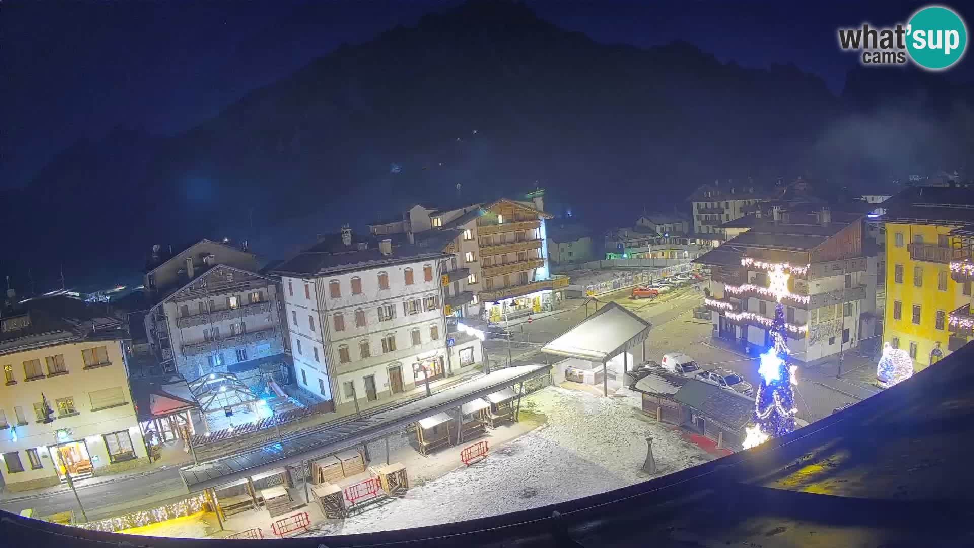 Hauptplatz von Forni di Sopra