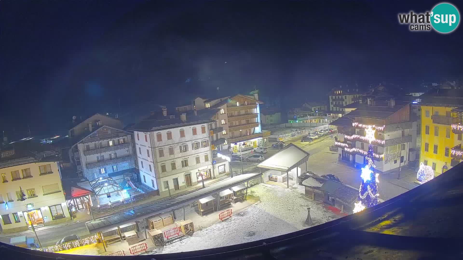 Plaza principal de Forni di Sopra