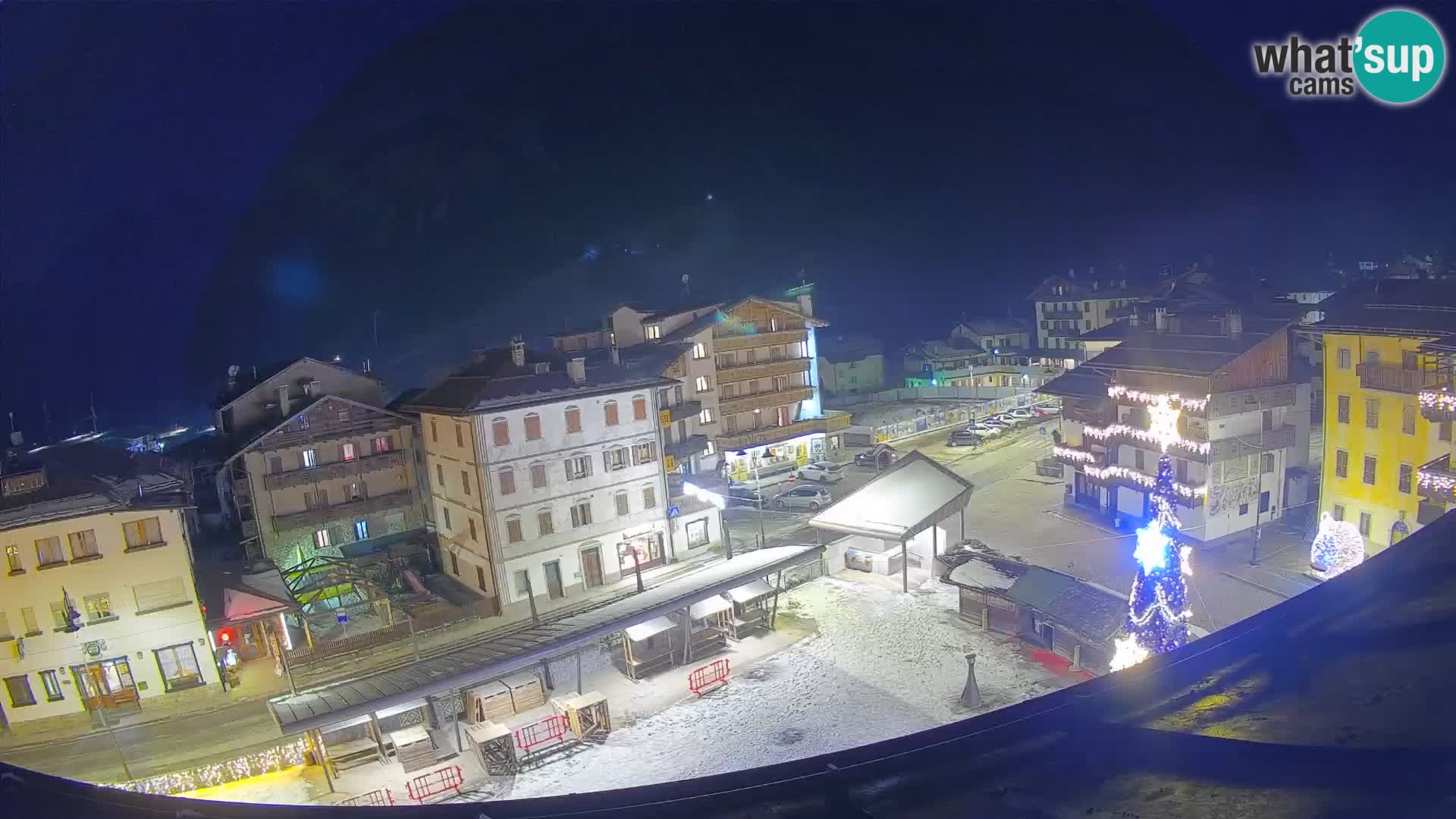 Plaza principal de Forni di Sopra