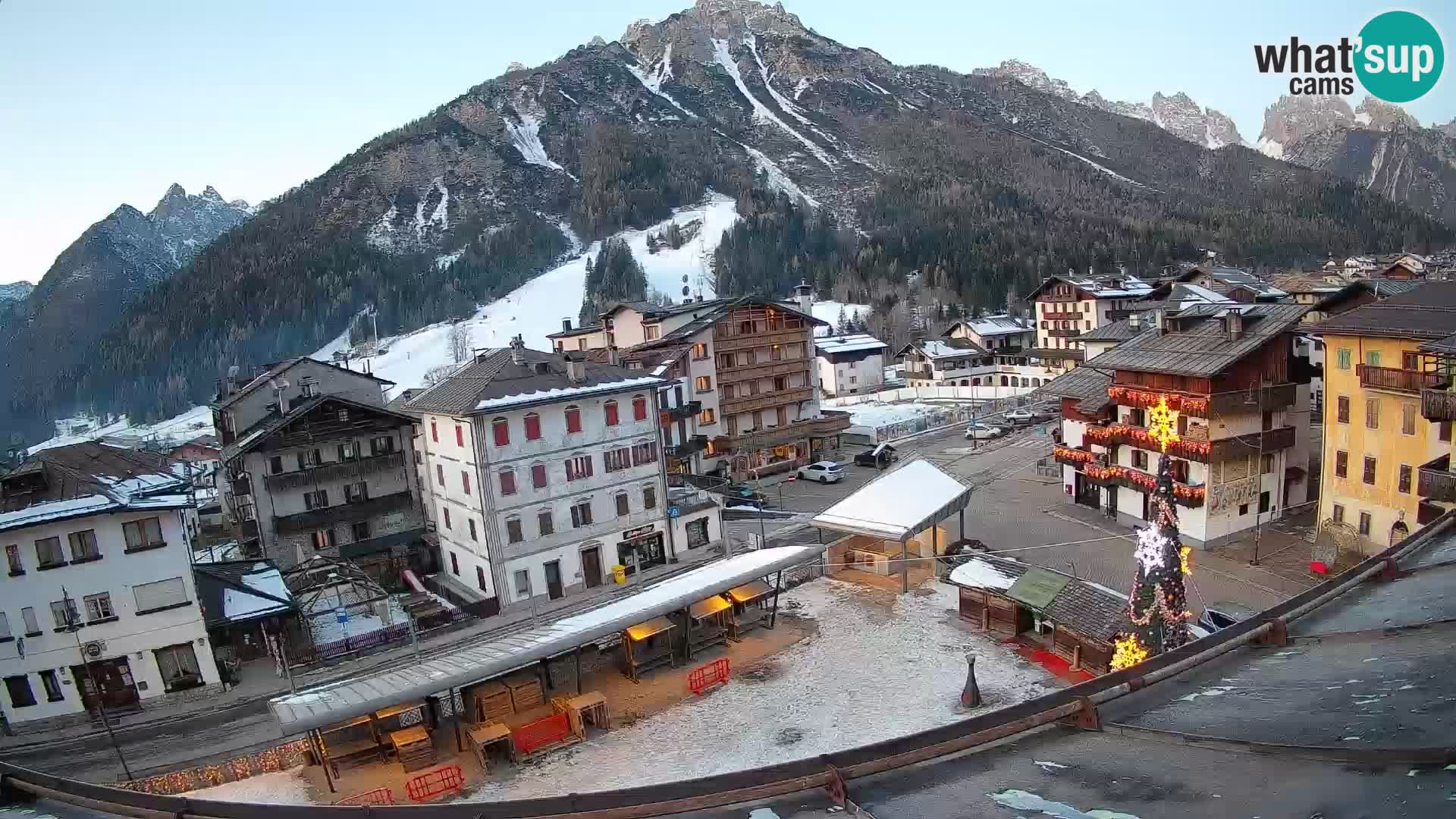 Piazza centrale di Forni di Sopra