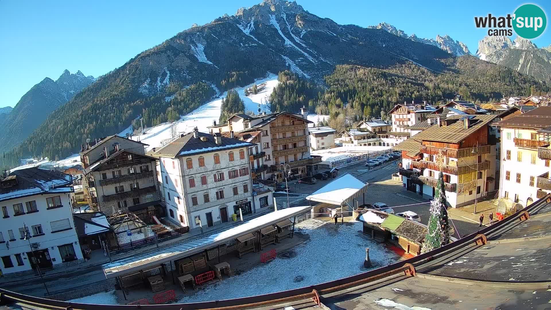 Plaza principal de Forni di Sopra