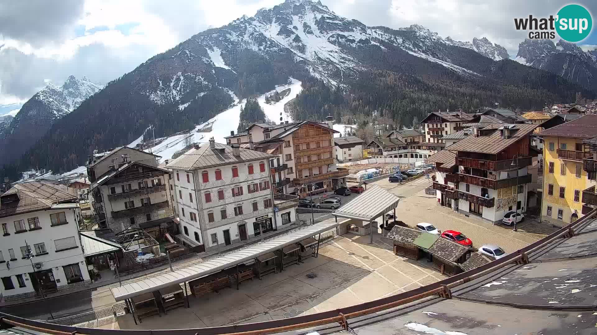 Plaza principal de Forni di Sopra
