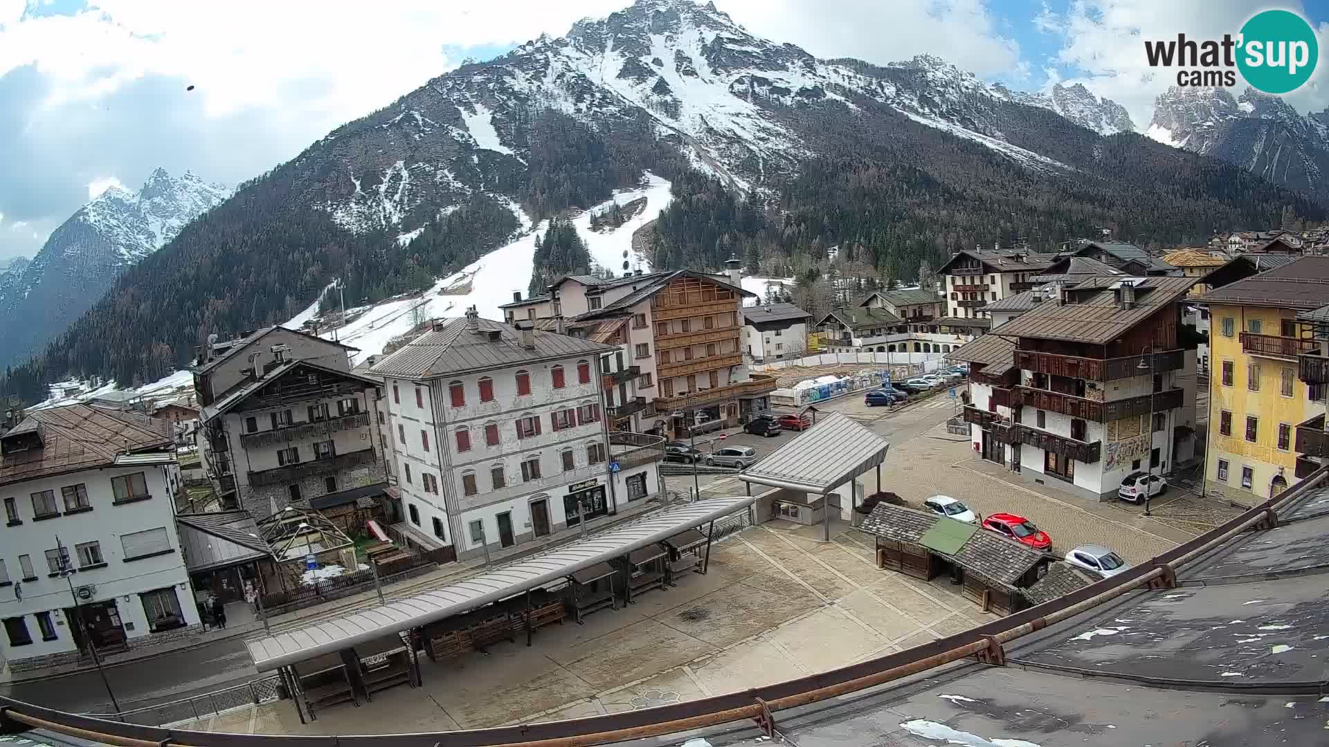 Piazza centrale di Forni di Sopra