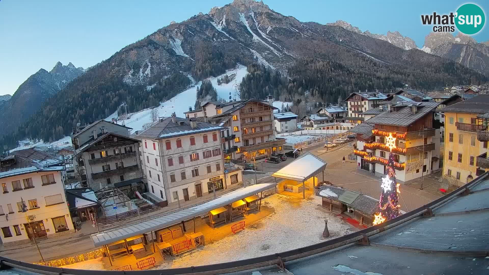 Plaza principal de Forni di Sopra
