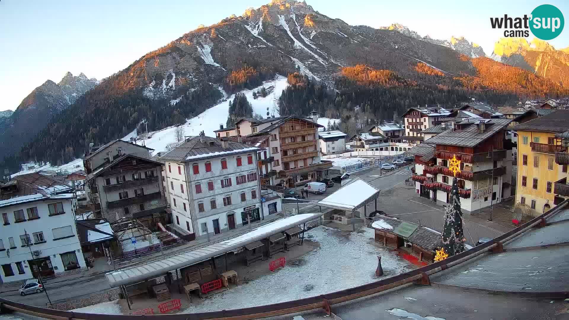 Plaza principal de Forni di Sopra