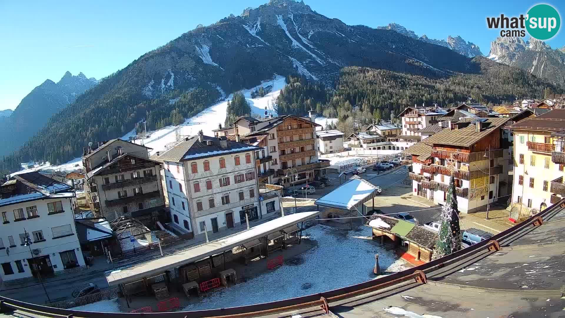 Piazza centrale di Forni di Sopra
