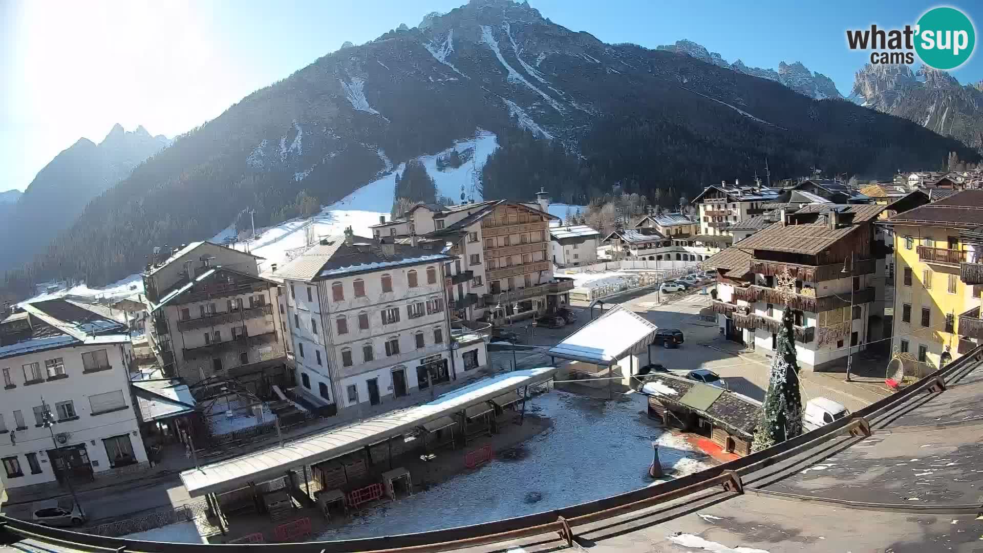 Piazza centrale di Forni di Sopra
