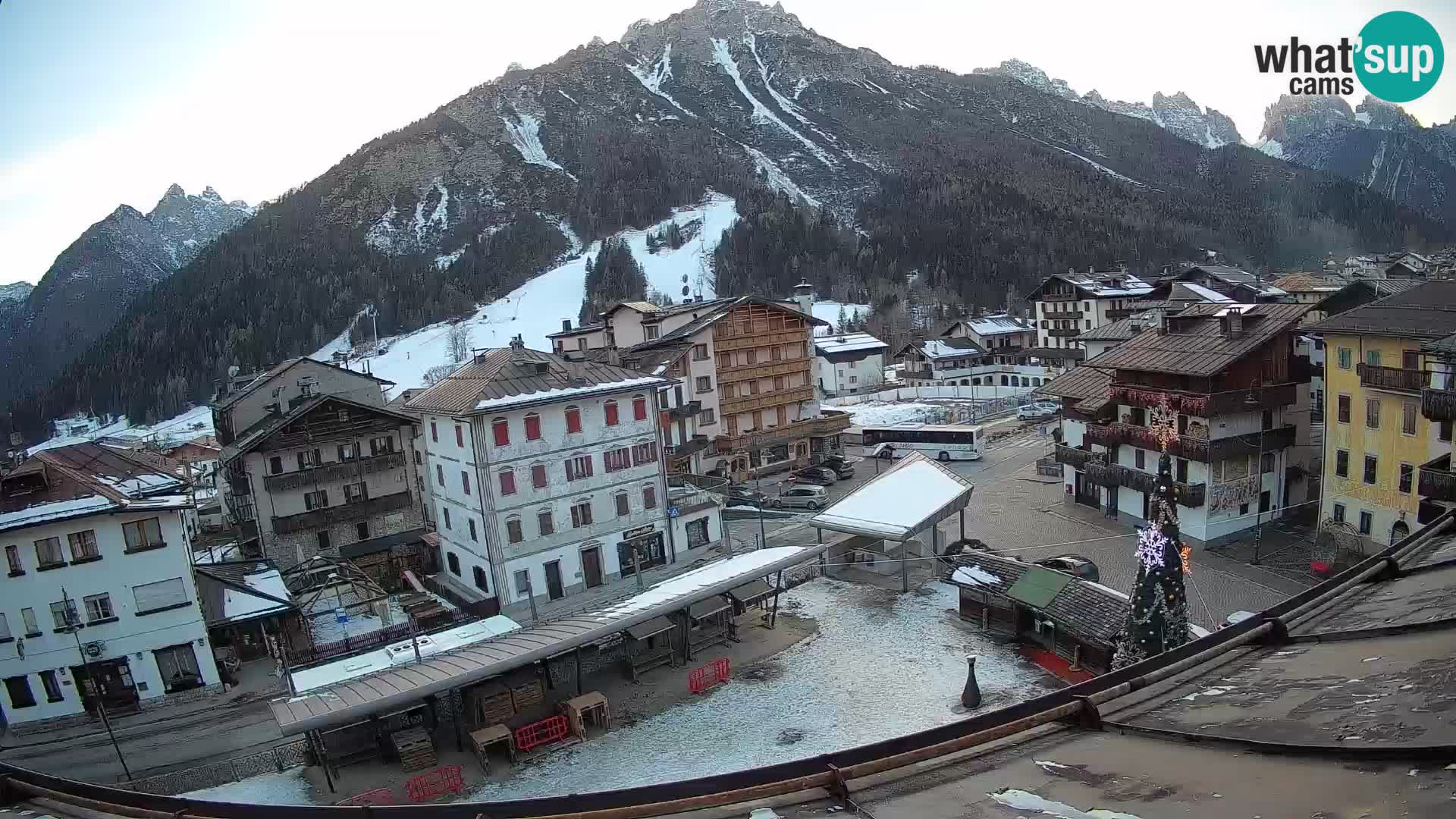 Piazza centrale di Forni di Sopra