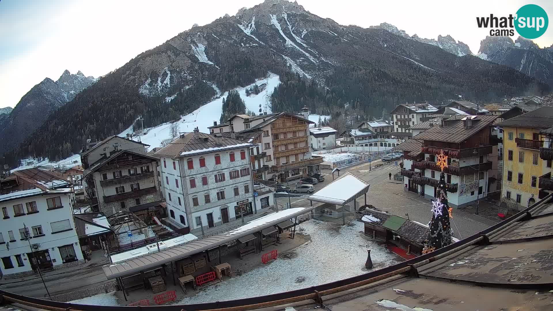 Piazza centrale di Forni di Sopra