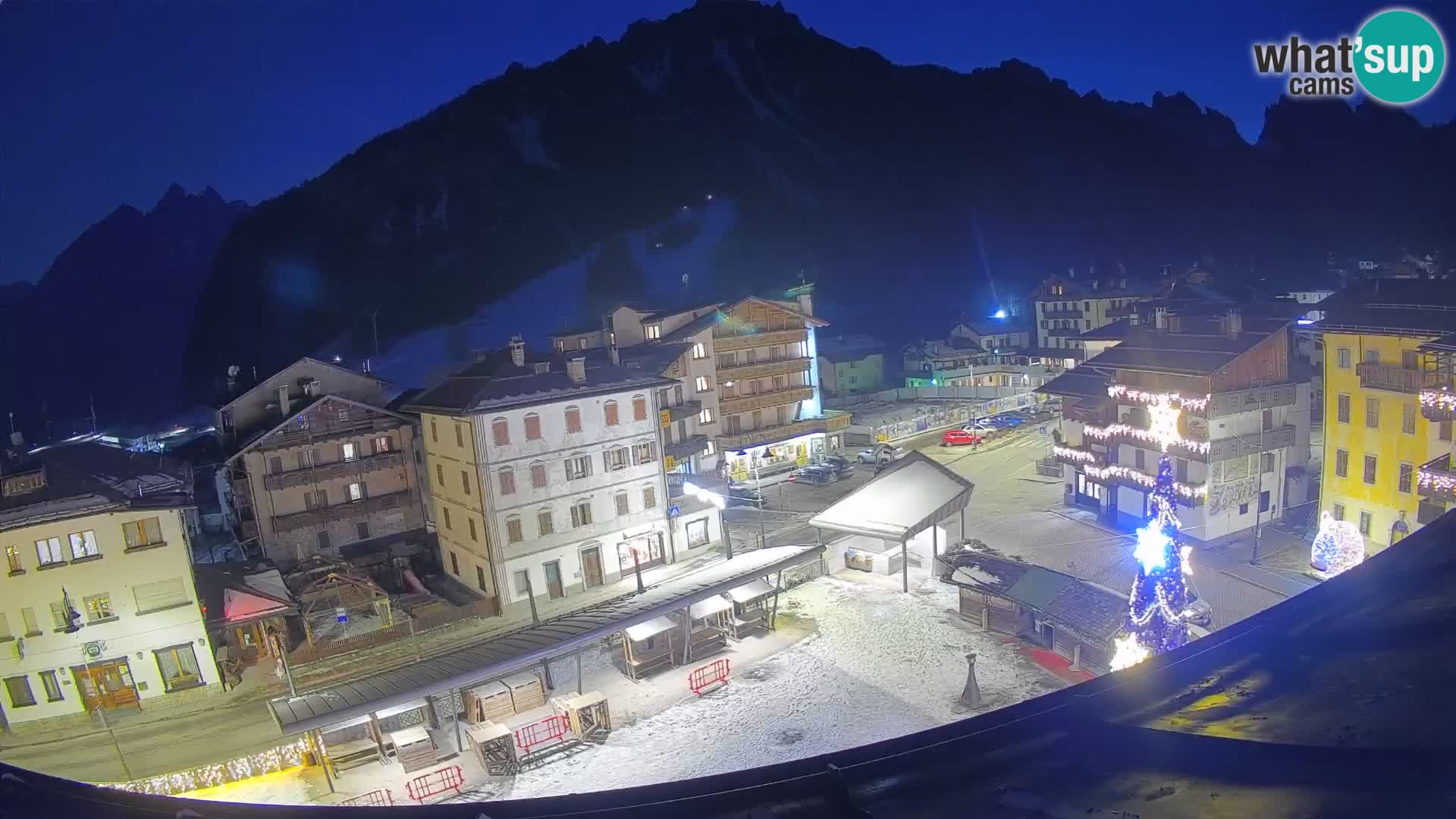 Plaza principal de Forni di Sopra
