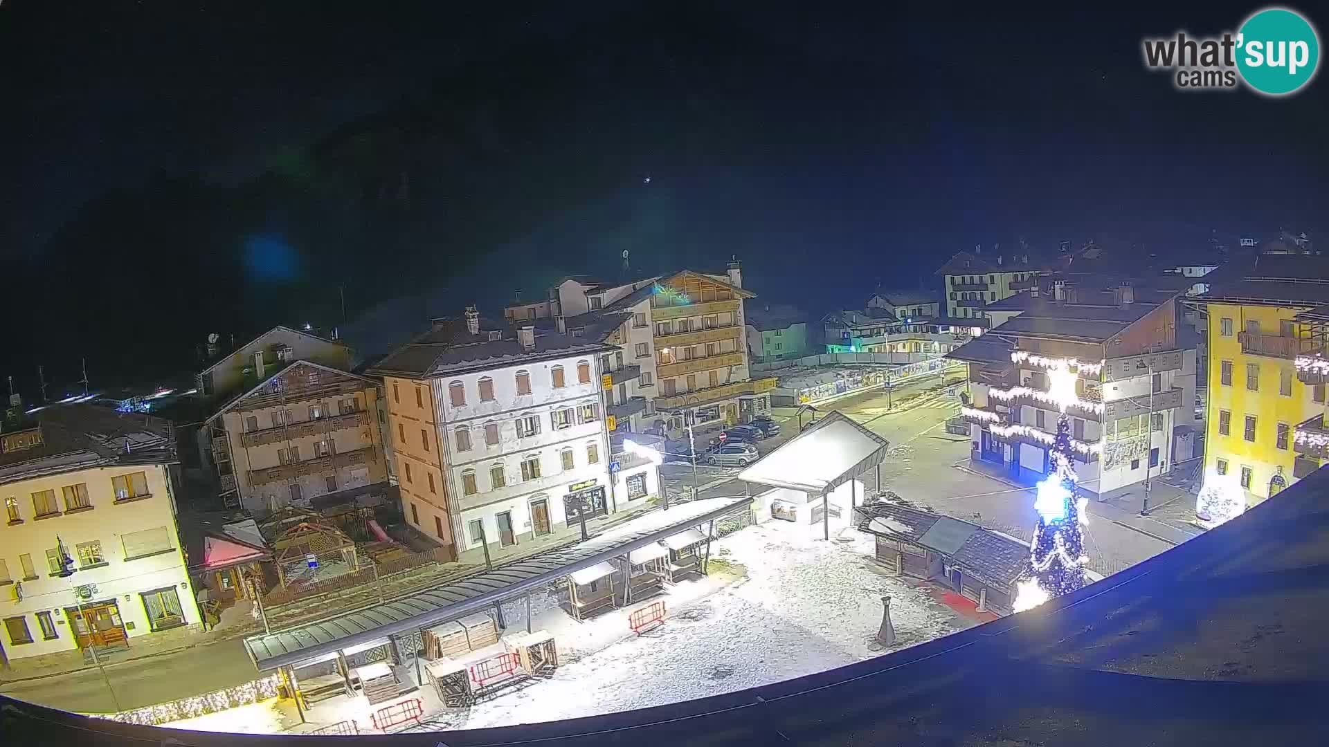 Plaza principal de Forni di Sopra