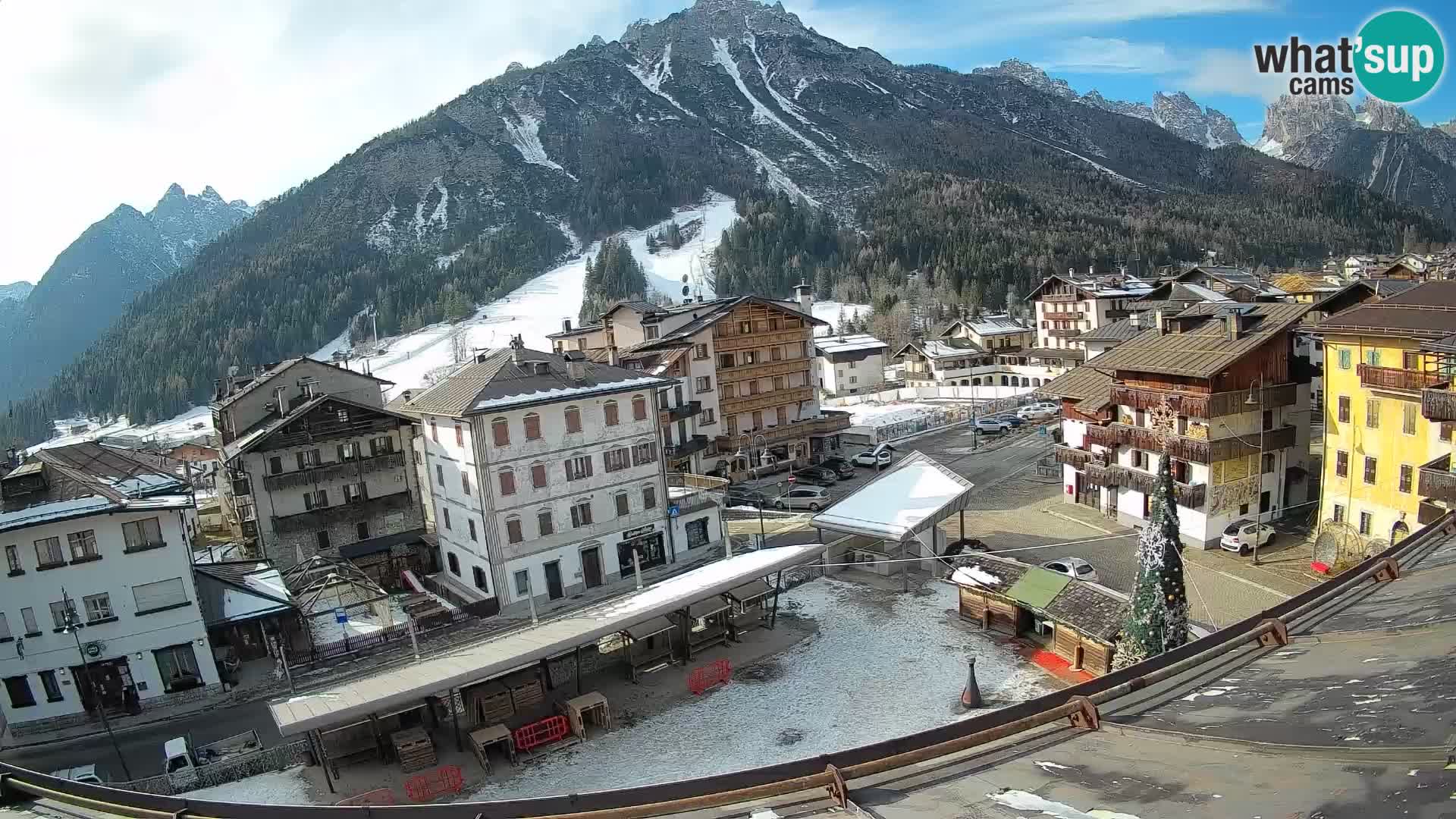 Piazza centrale di Forni di Sopra