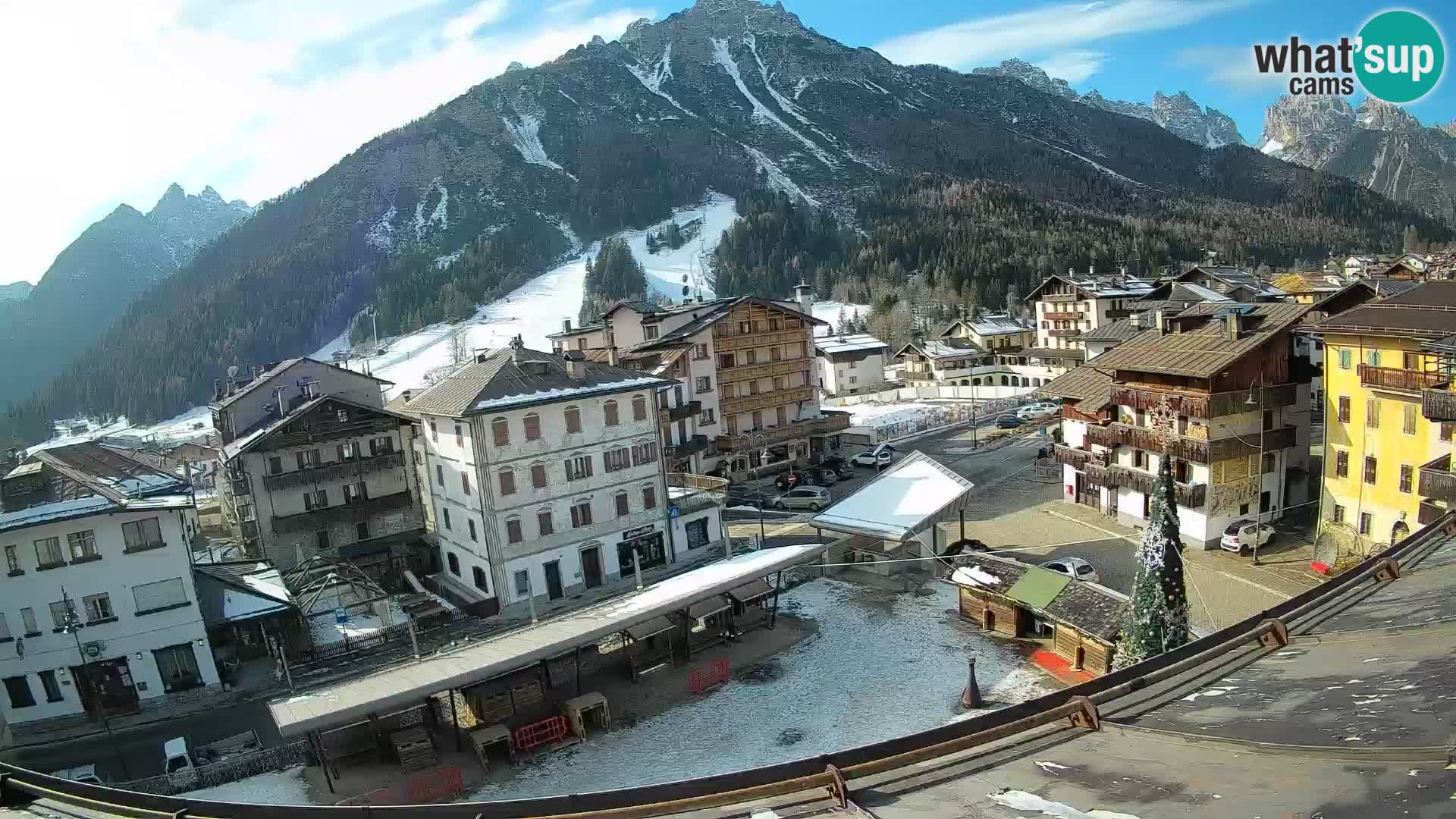 Piazza centrale di Forni di Sopra