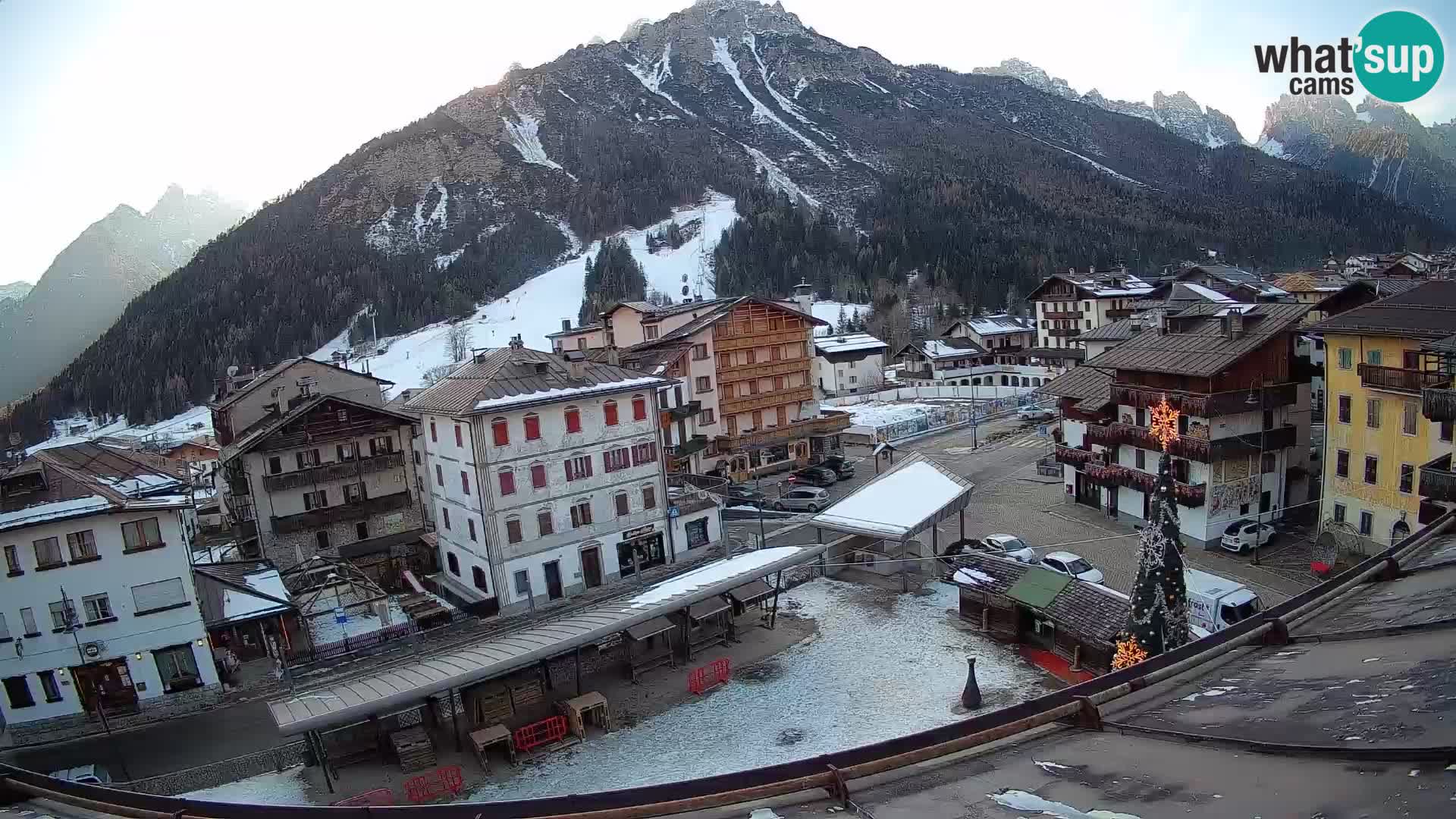 Piazza centrale di Forni di Sopra